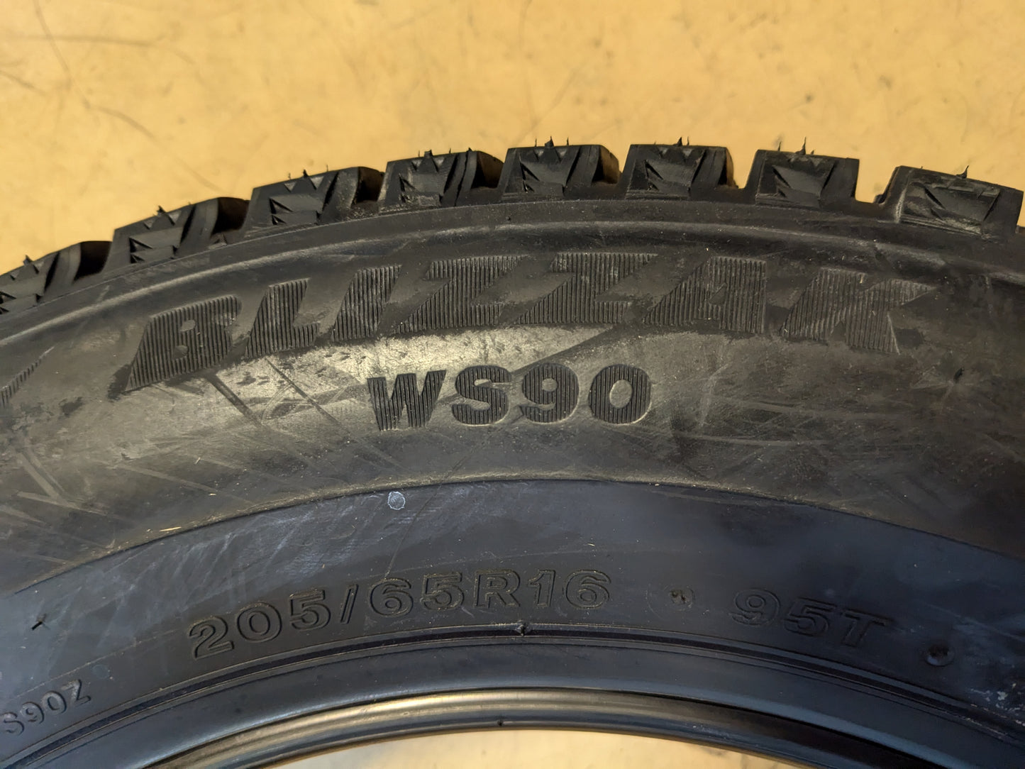BRIDGESTONE BLIZZAK WS90 BSW P 205 65 16 95T SL WINTER TIRE 001163