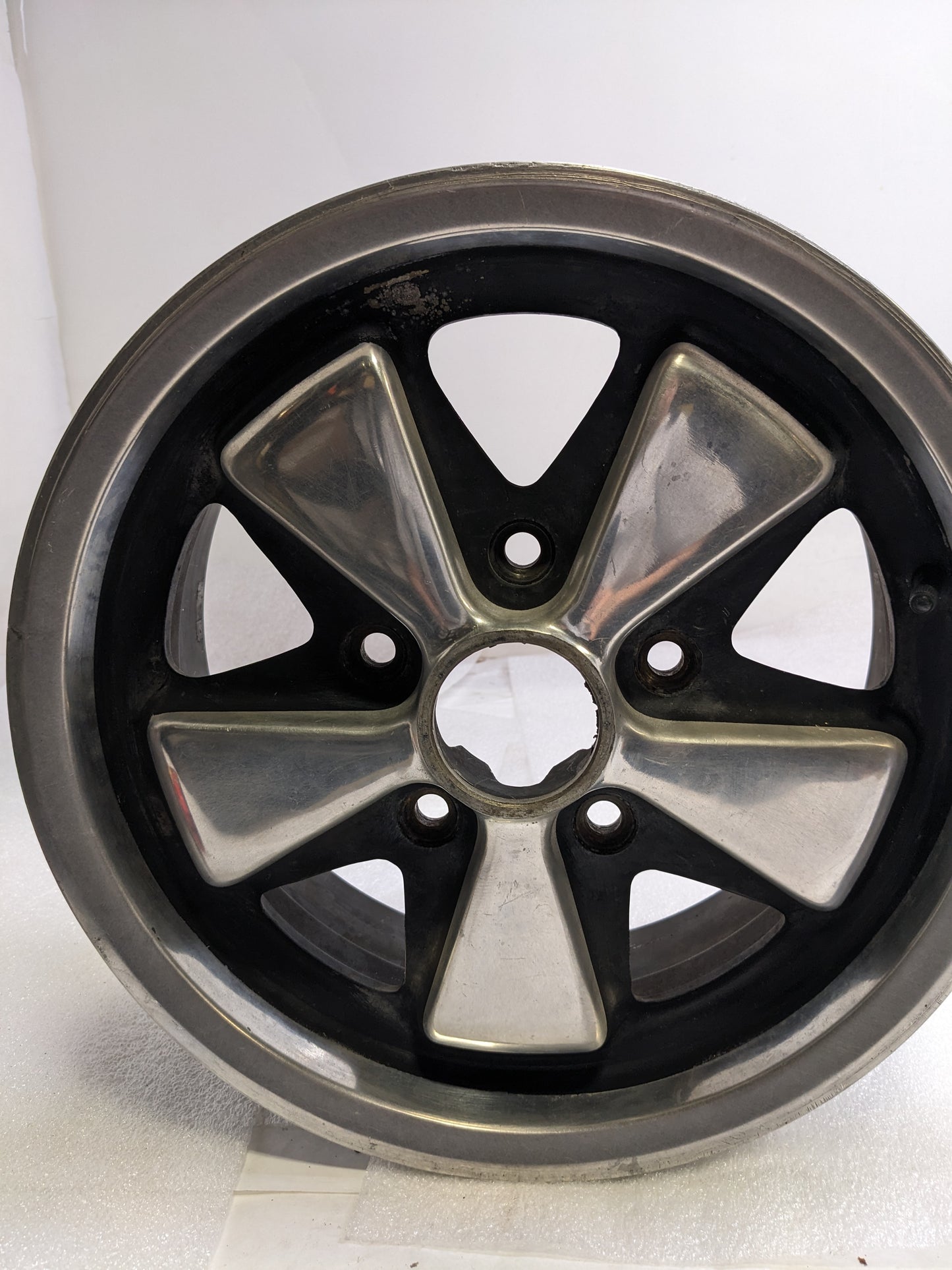 PORSCHE 6X15 IN 5 LUG 38MM OFFSET WHEEL SET FOR 912/911 USED B2