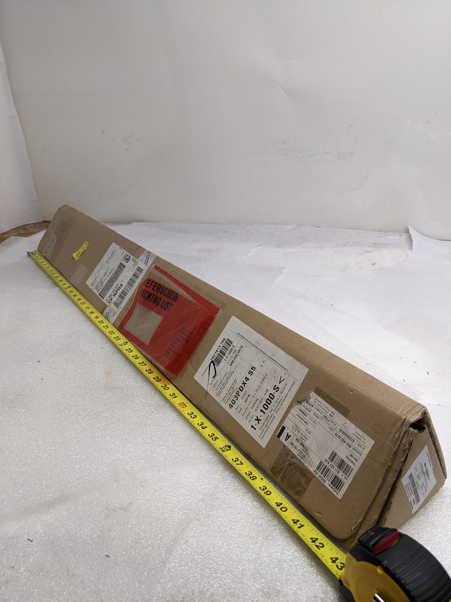 PORSCHE 9J1837639 DOOR SEAL SILL LH LOWER FOR 2020-2023 TAYCAN NEW R20