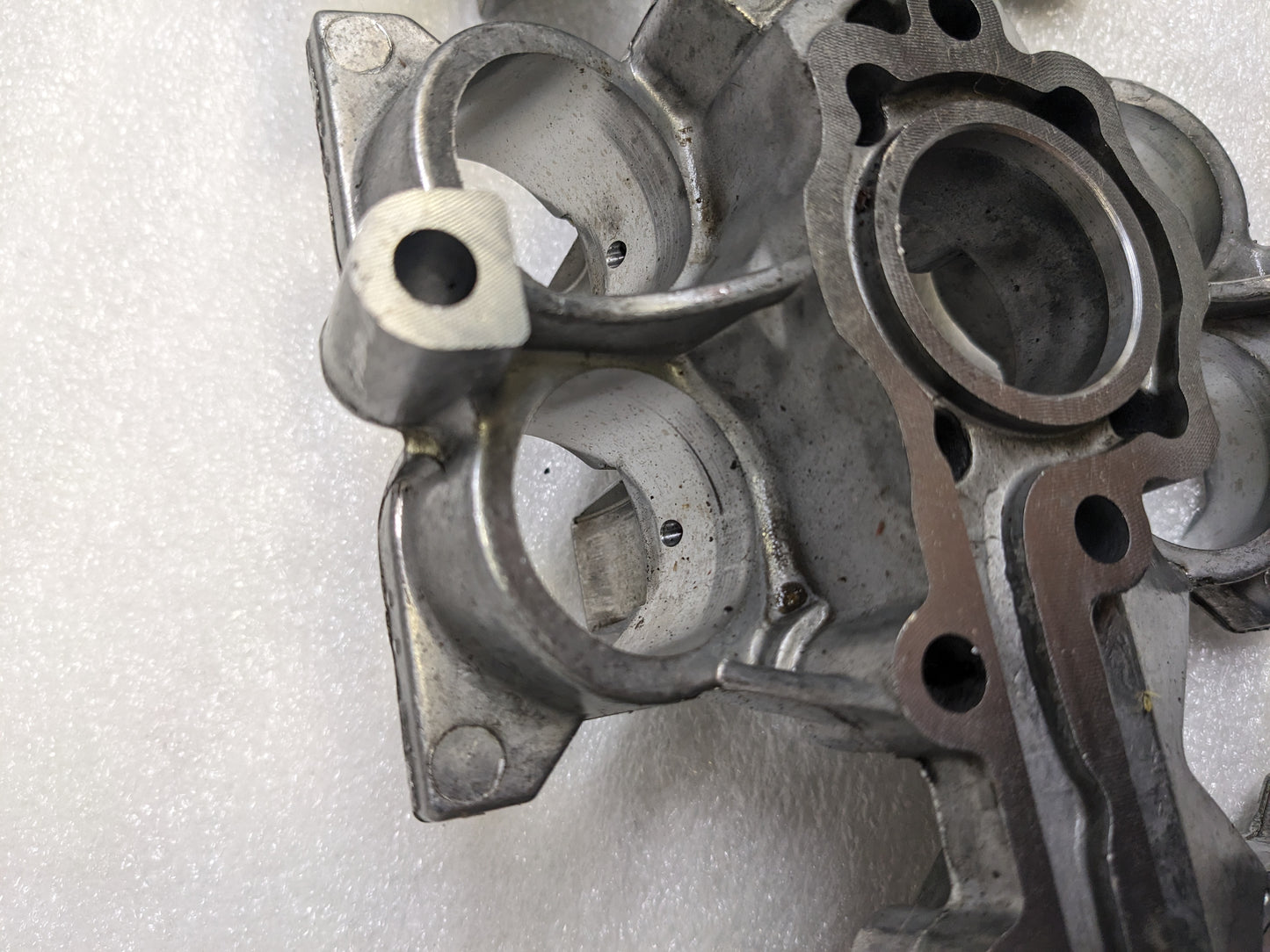 PORSCHE 9961041058R LEFT SIDE FLAT TAPPET HOUSING FOR 1997-2004 BOXSTER USED R23