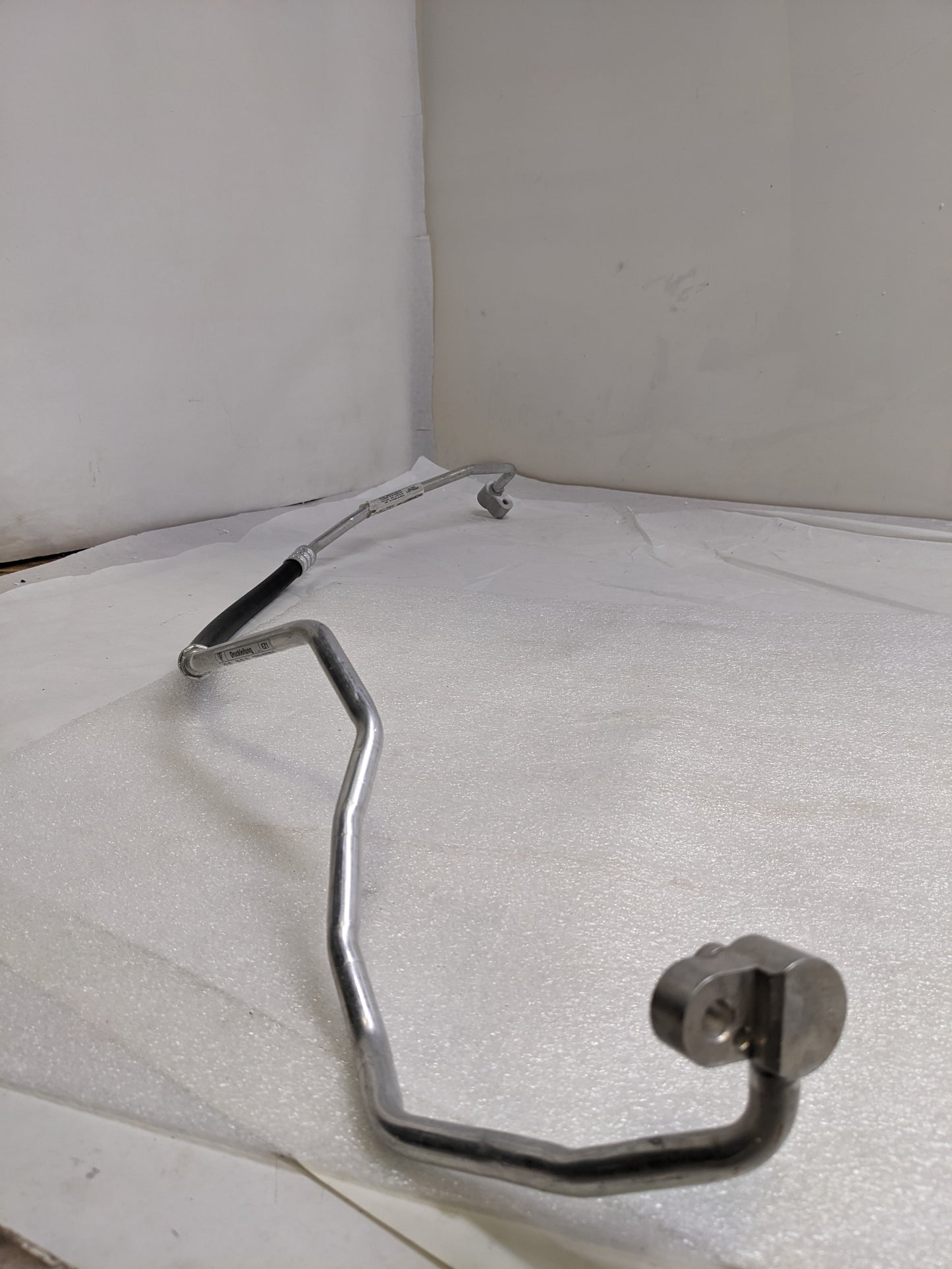 PORSCHE 9A157309709 A/C REFRIGERANT DISCHARGE HOSE FOR 2014-2016 BOXSTER CAYMAN NEW R24