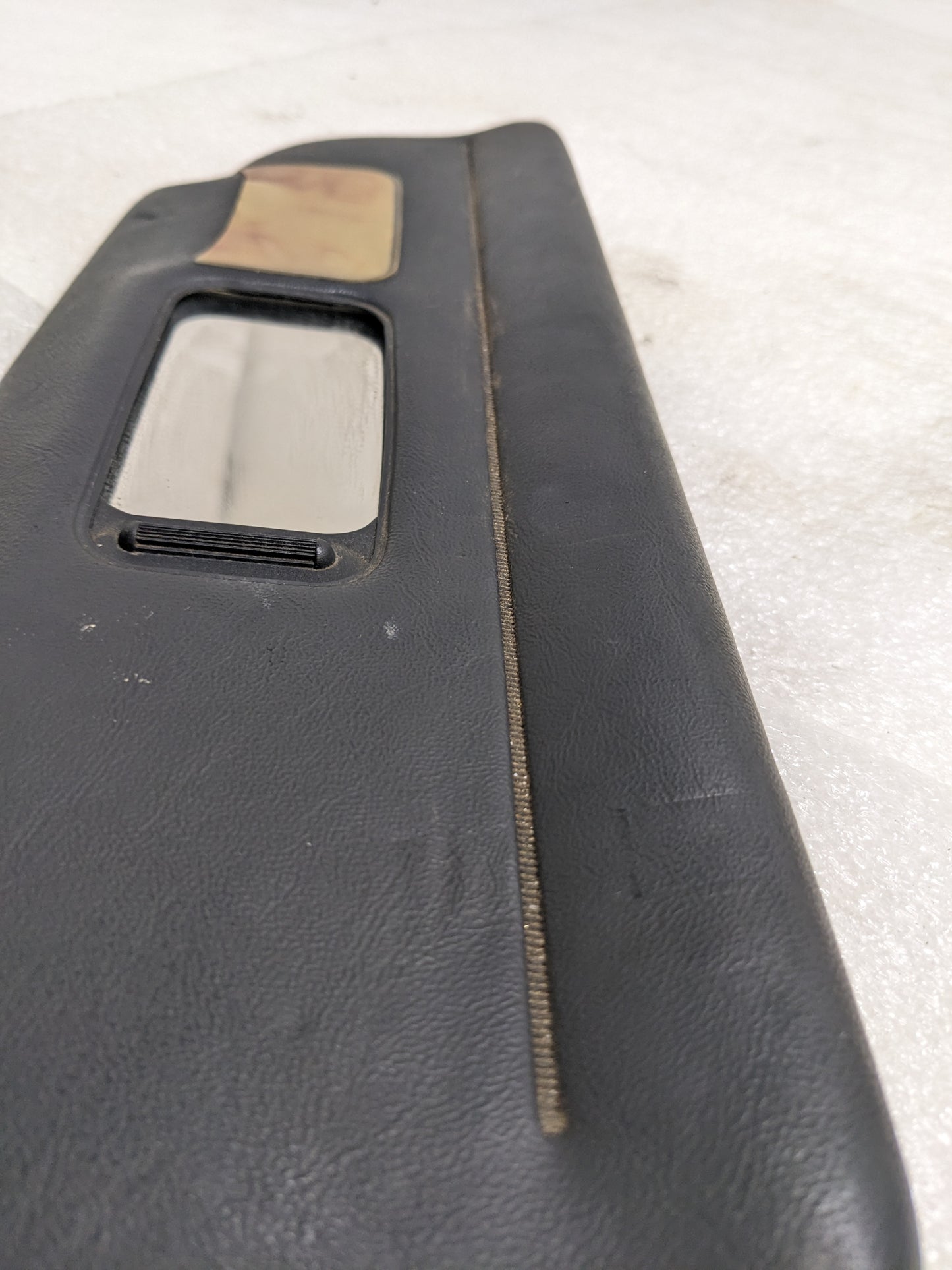 PORSCHE 96473103142/43 SUN VISOR BLACK FOR 1993-1995 968 BASE CONVERTIBLE RIGHT SIDE USED R24T5