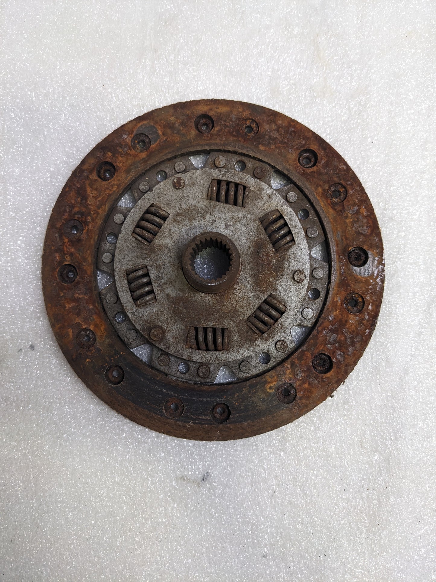 UNBRANDED CLUTCH DISC SPRING HUB 180MM FOR 1956-1959 356A AND 1960-1963 356B PORSCHE USED R27