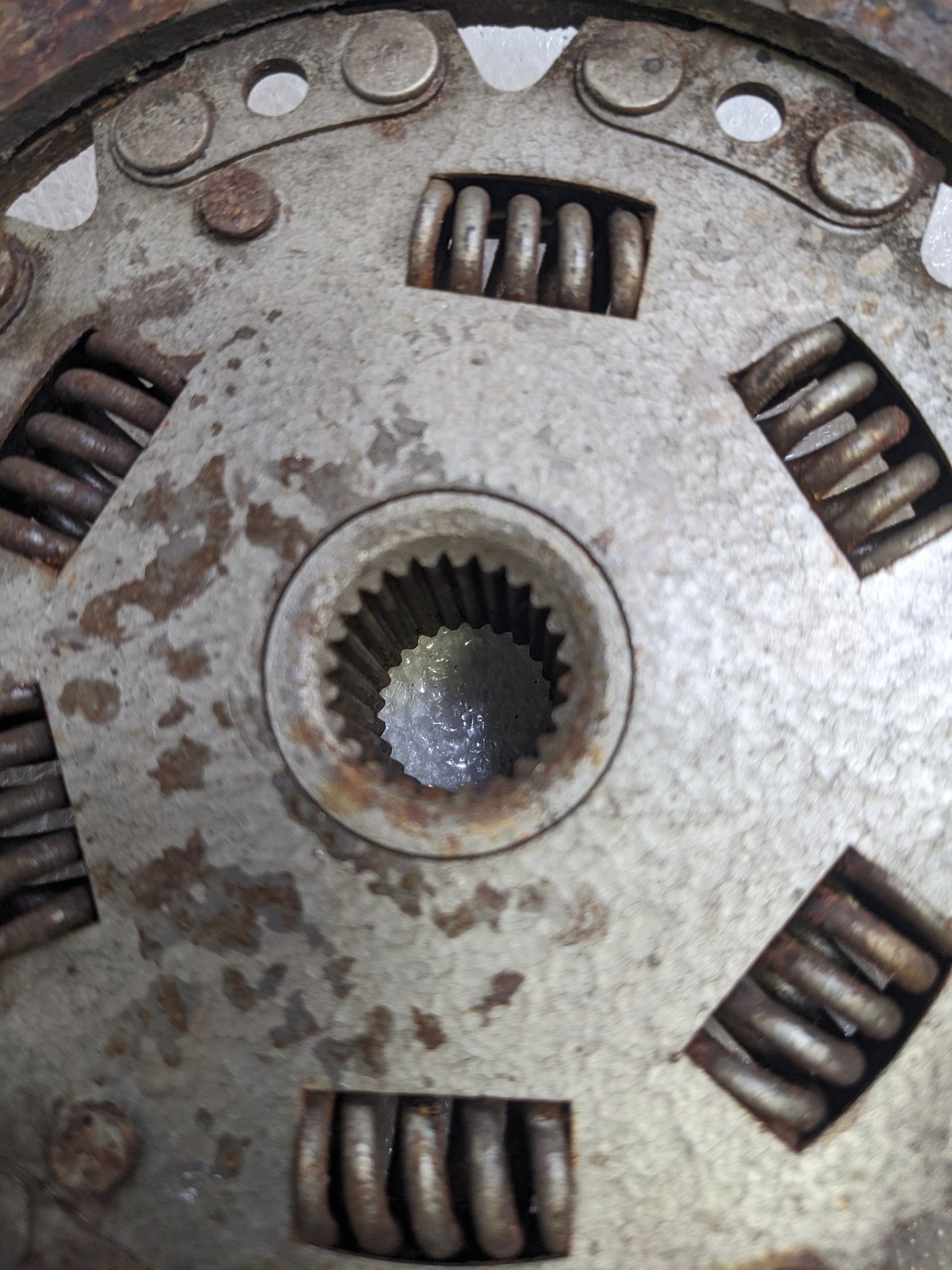 UNBRANDED CLUTCH DISC SPRING HUB 180MM FOR 1956-1959 356A AND 1960-1963 356B PORSCHE USED R27