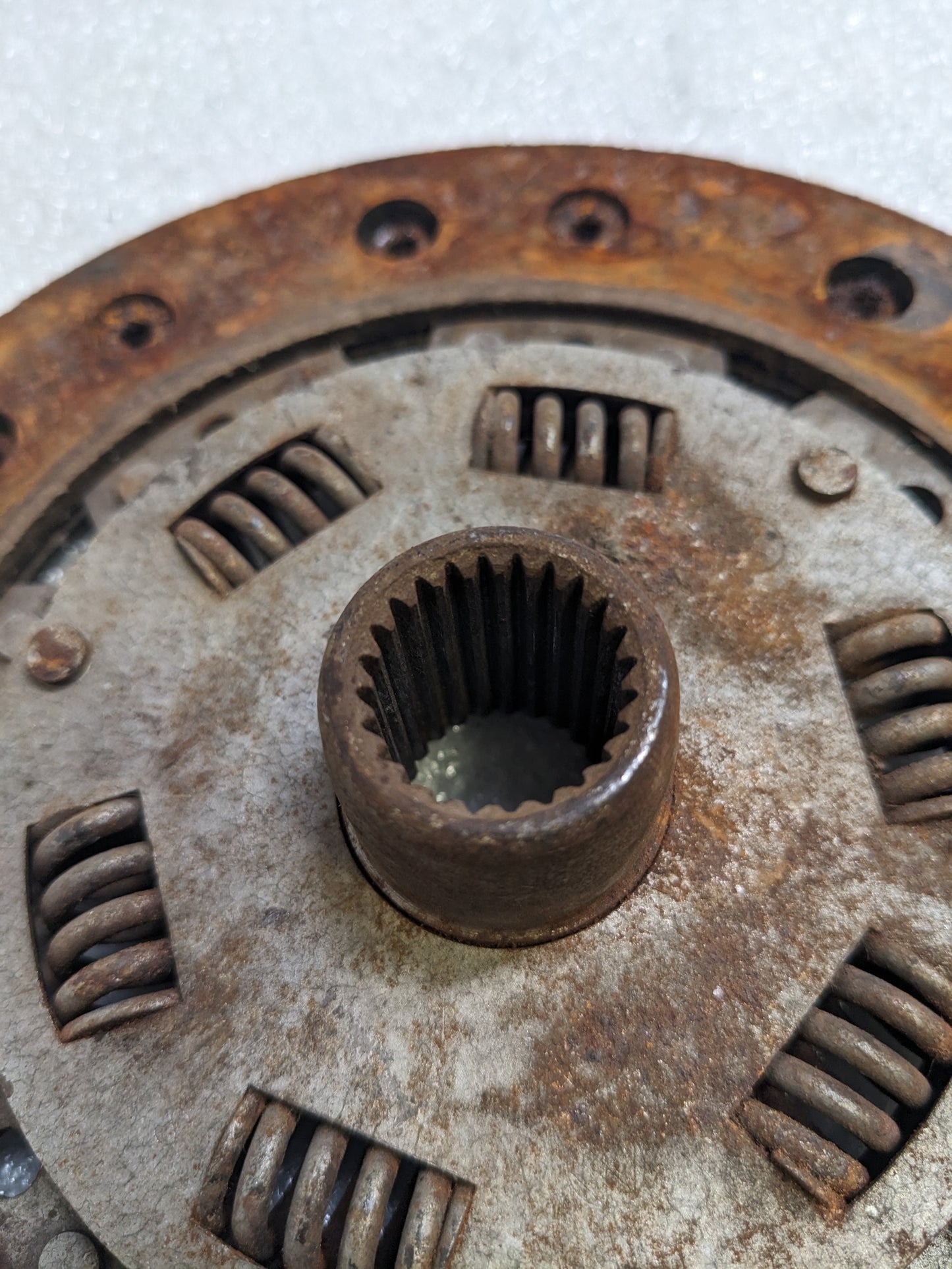 UNBRANDED CLUTCH DISC SPRING HUB 180MM FOR 1956-1959 356A AND 1960-1963 356B PORSCHE USED R27