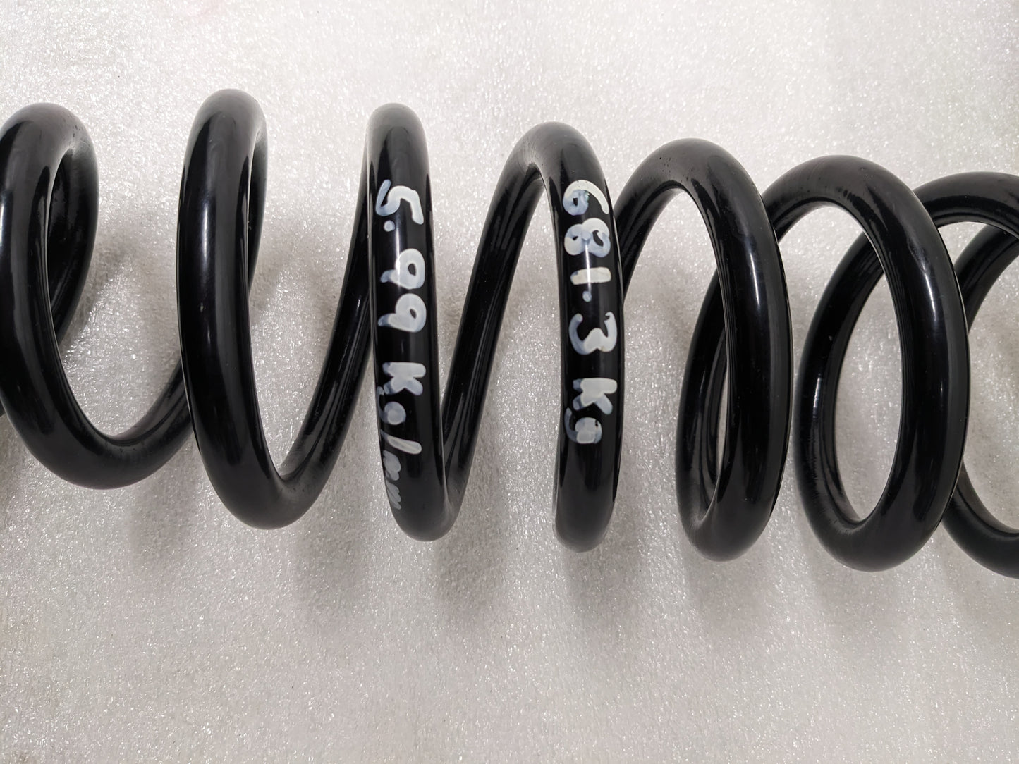 UNBRANDED COIL SPRING 13.5"X4.75" BLACK NEW R6TD