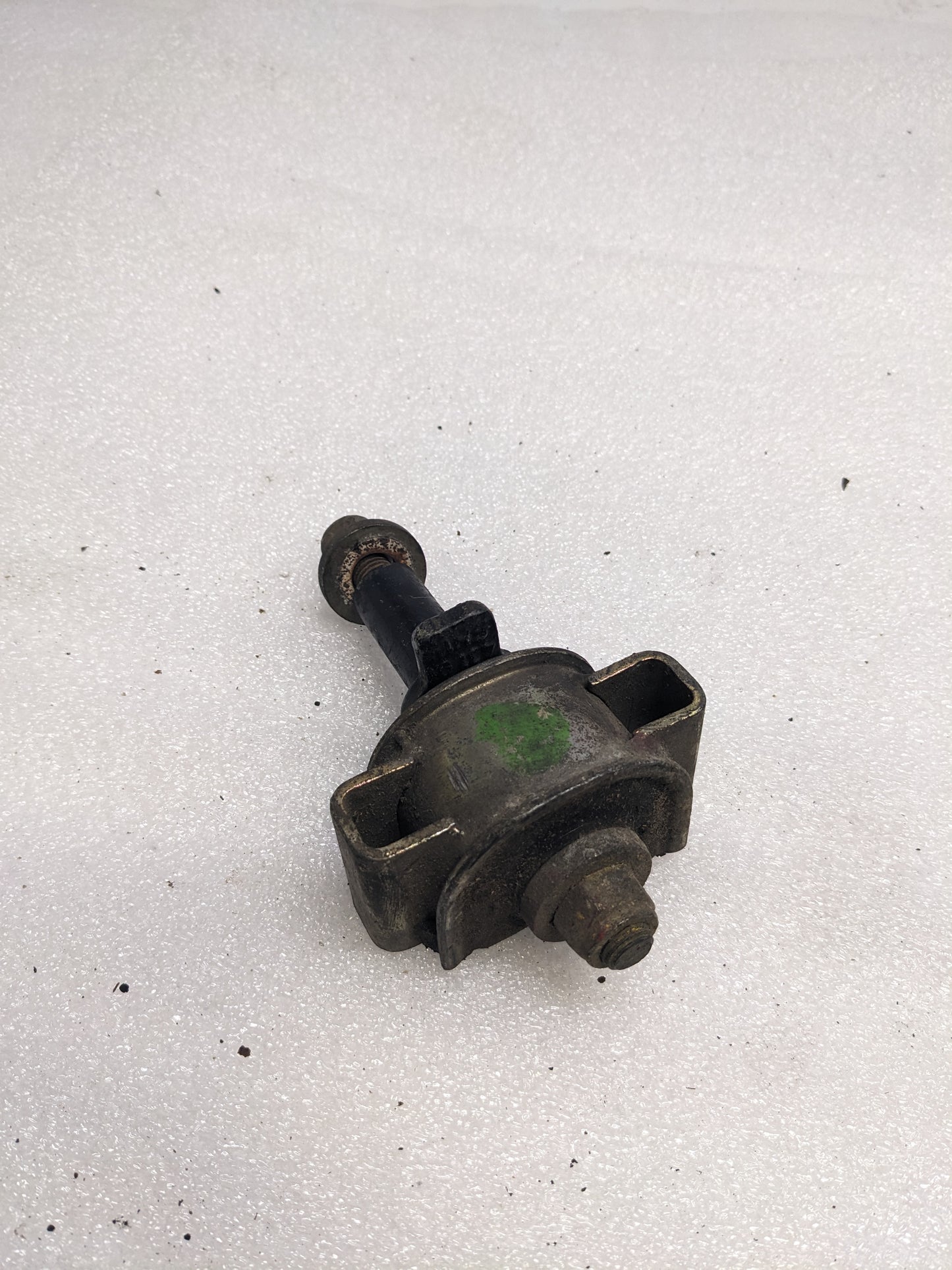 PORSCHE 95134102300 SINGLE CONTROL ARM MOUNT FOR 1985-1995 944/968 USED R23T3