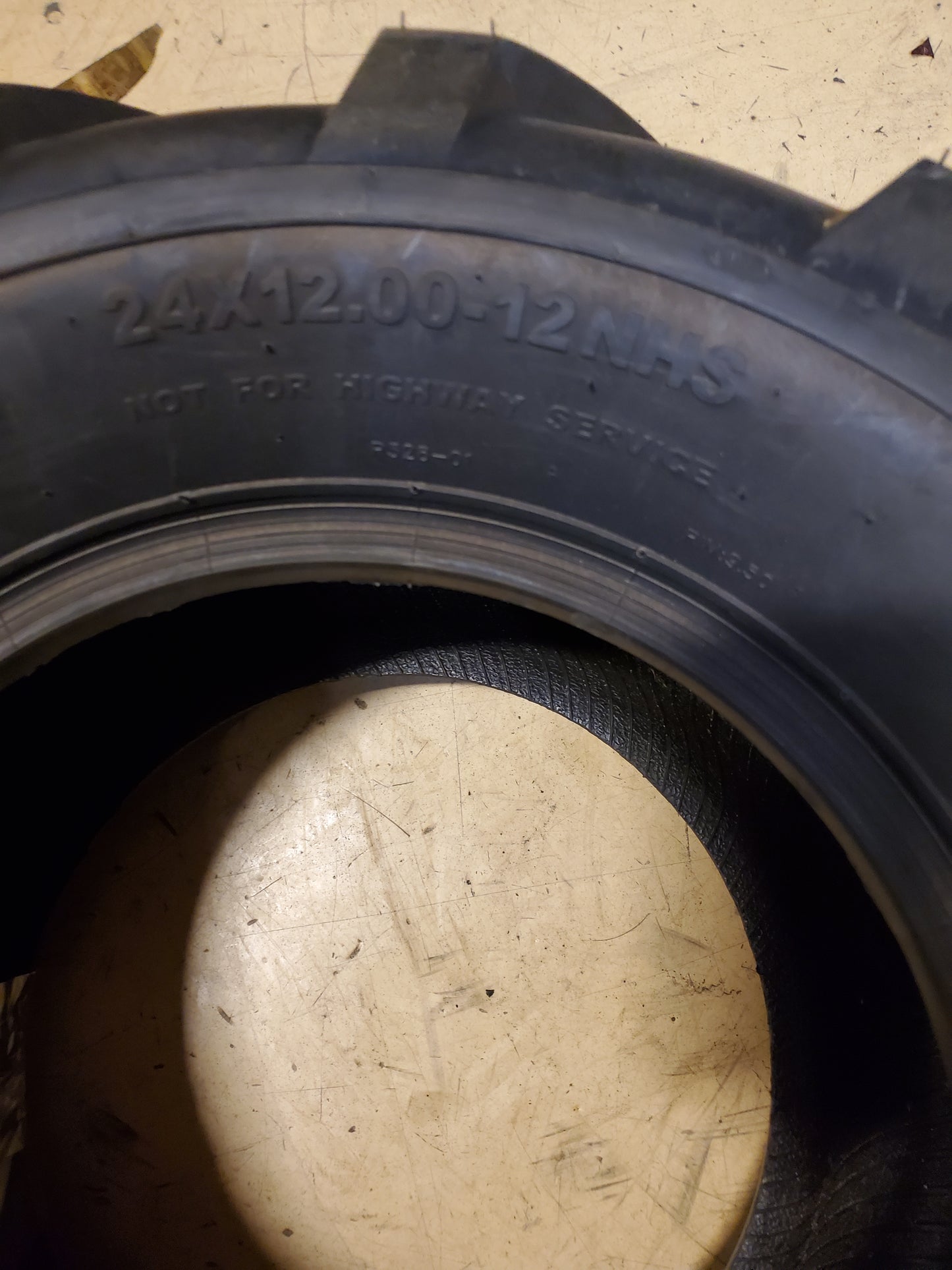 MAXAUTO BSW 24 12 12 6PLY TRACTOR TIRE GVLW0601294354
