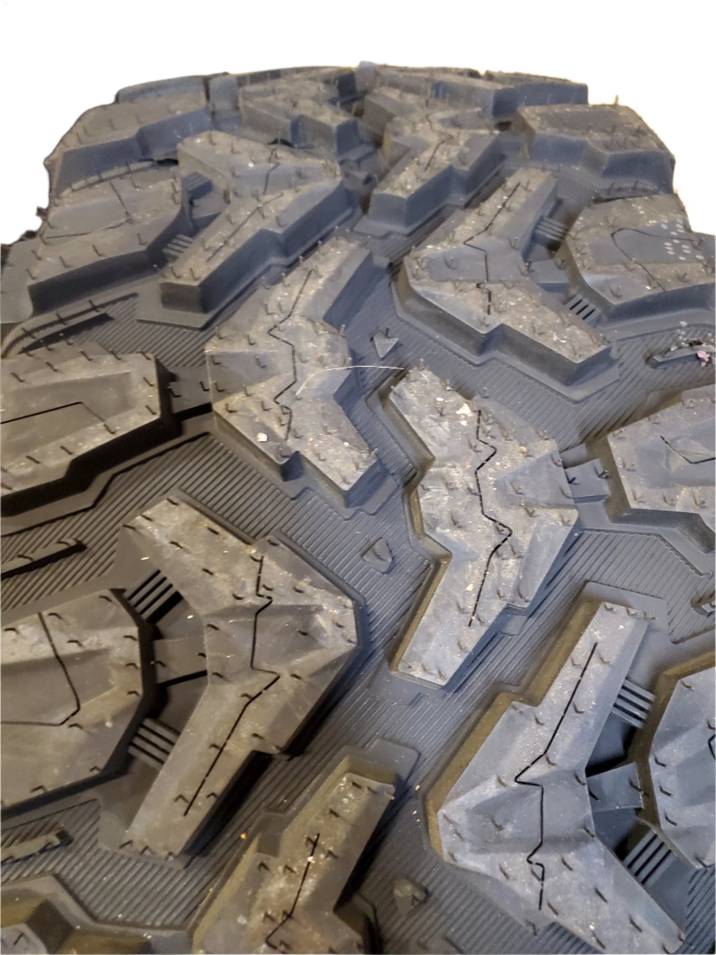 RADAR RENEGADE-X BSW LT 35 12.5 20 125Q 12PLY MUD TIRE RACSTH0047