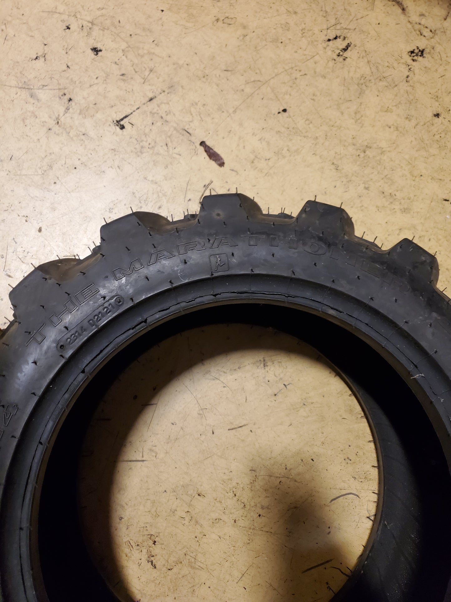 GALAXY THE MARATHONER 101A2 BSW 23 8.5 14 6PLY INDUSTRIAL TIRE 102045