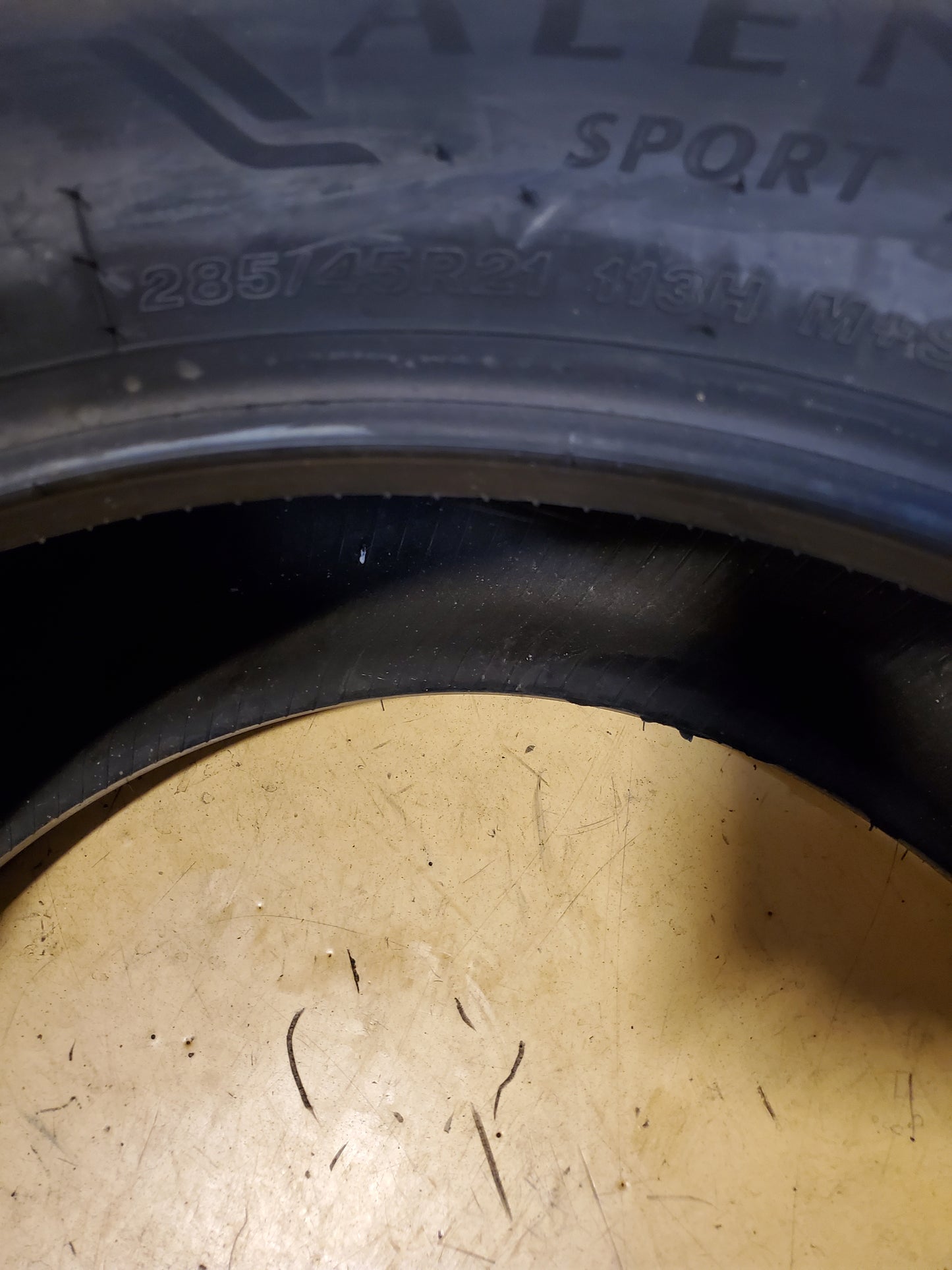 USED 9/32'' BRIDGESTONE ALENZA SPORT A/S RFT BSW P 285 45 21 113H XL UHP TIRE 004031