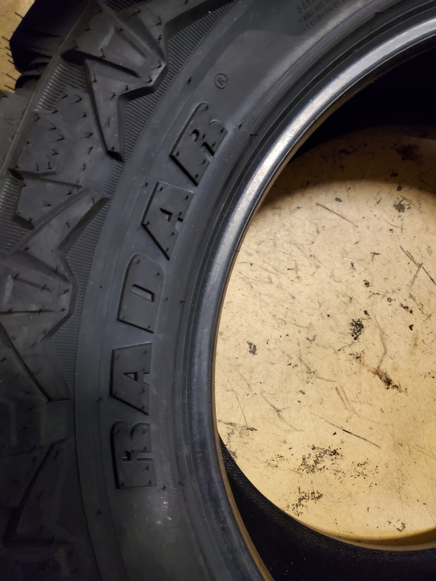 RADAR RENEGADE-X BSW LT 35 12.5 20 125Q 12PLY MUD TIRE RACSTH0047