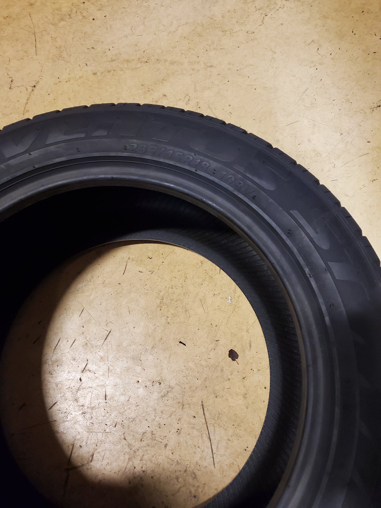 HANKOOK VENTUS ST RH06 BSW P 295 45 18 108V ALL SEASON TIRE 1004324
