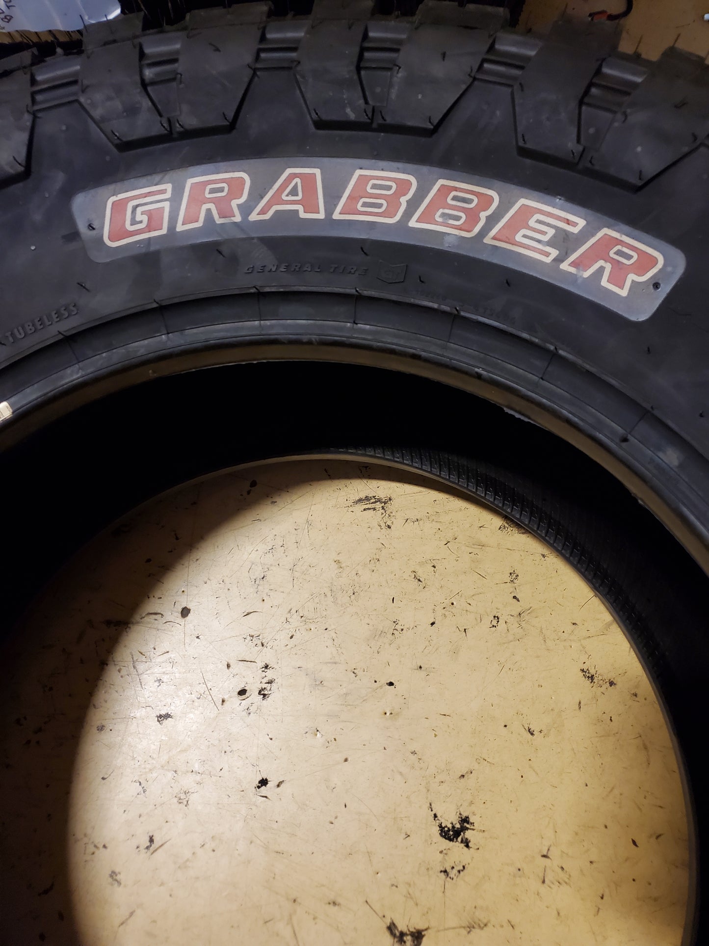 GENERAL GRABBER X3 BSW LT 37 13.5 20 127/120Q 10PLY MUD TIRE 04506090000