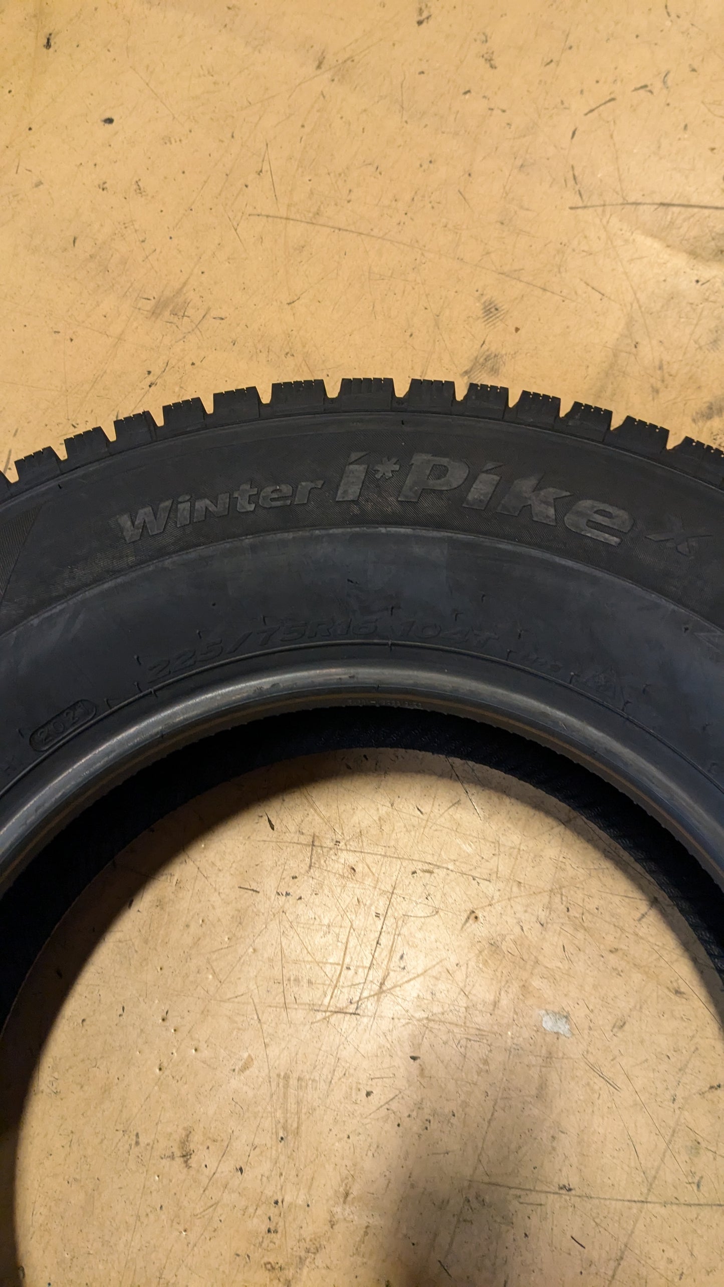 HANKOOK WINTER I PIKE X BSW P 225 75 16 104T WINTER TIRE 1026040