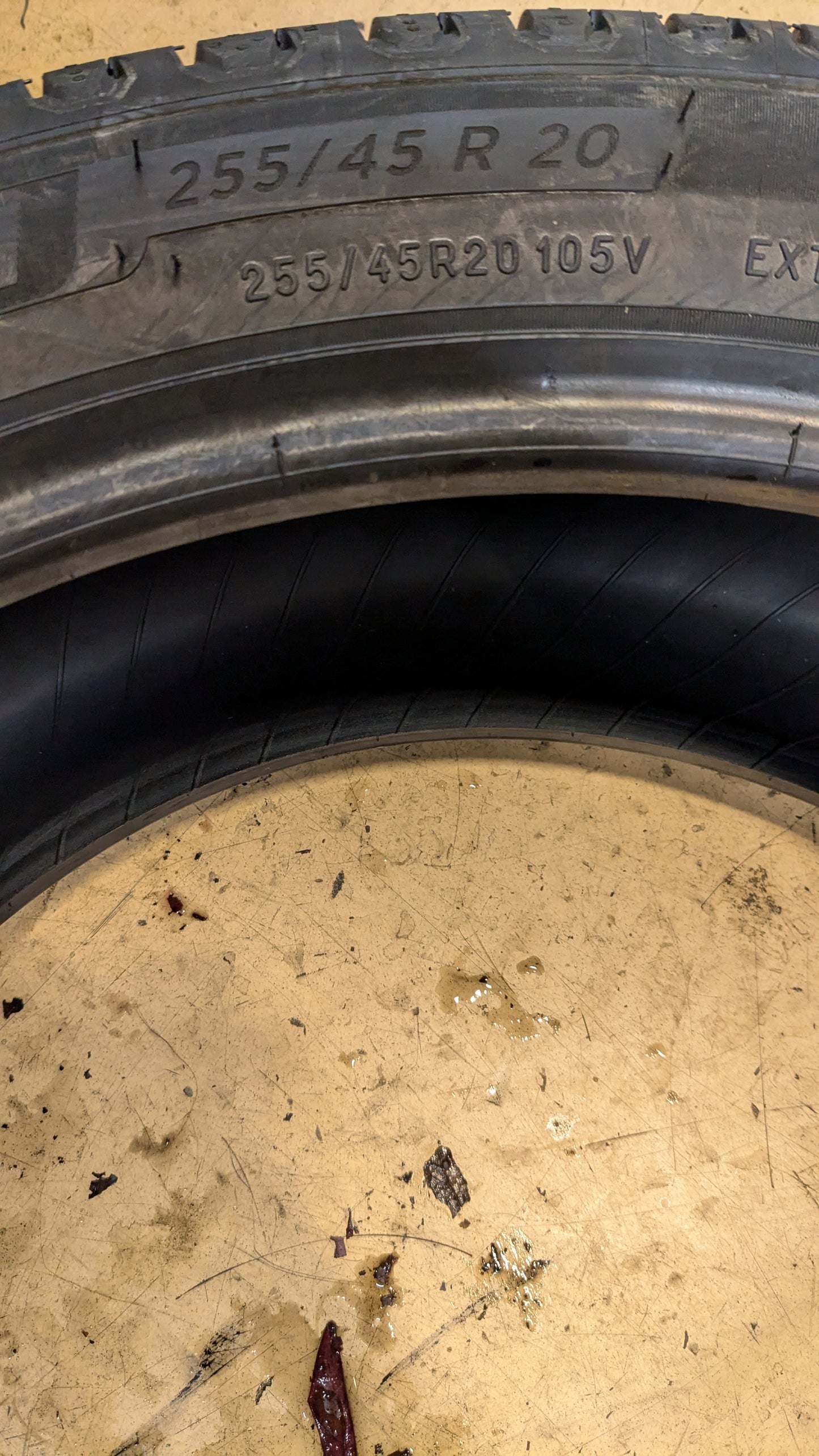 MICHELIN DEFENDER 2 BSW P 255 45 20 105V XL ALL SEASON TIRE 76252