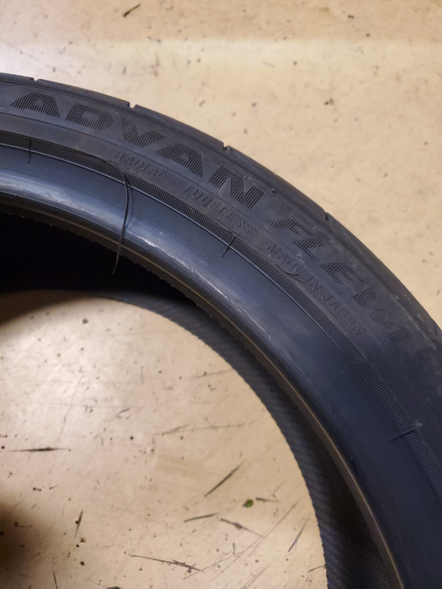 YOKOHAMA ADVAN FLEVA V701 BSW P 205 40 18 86W UHP TIRE 110170152