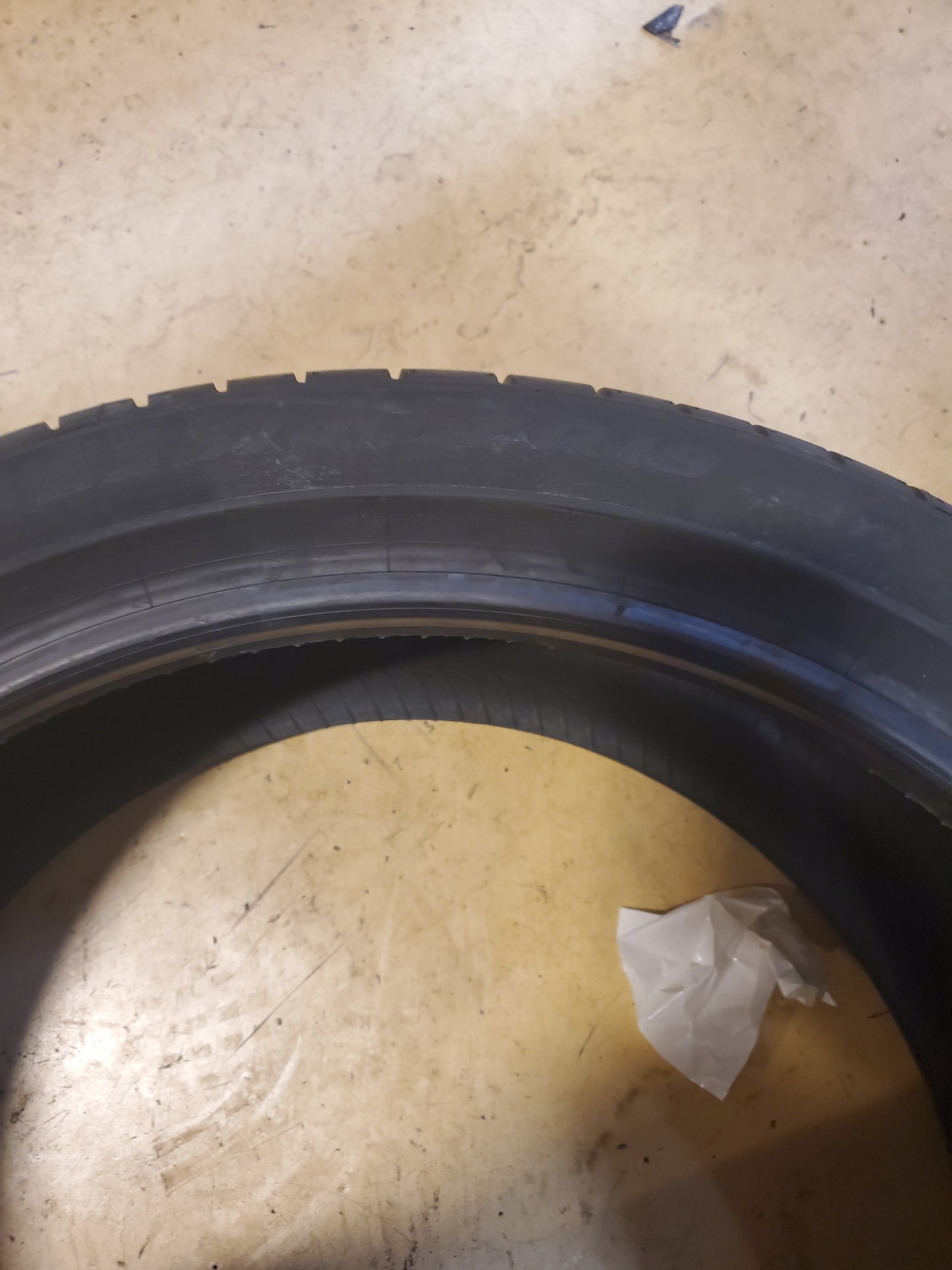 NOS PIRELLI P ZERO PZ4 SPORT N1 BSW P 235 40 19 92Y UHP TIRE 2501900