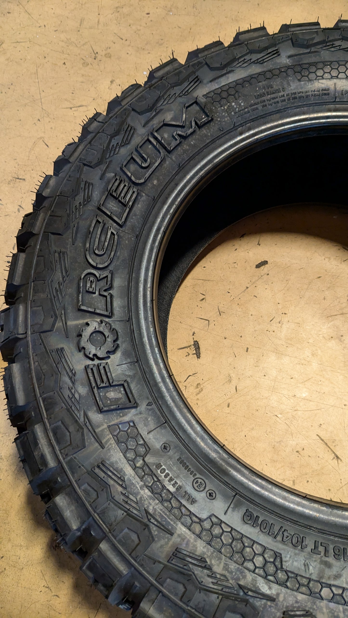 FORCEUM M/T 08 BSW P 235 70 16 104/101Q 6PLY MUD TIRE 1200046768