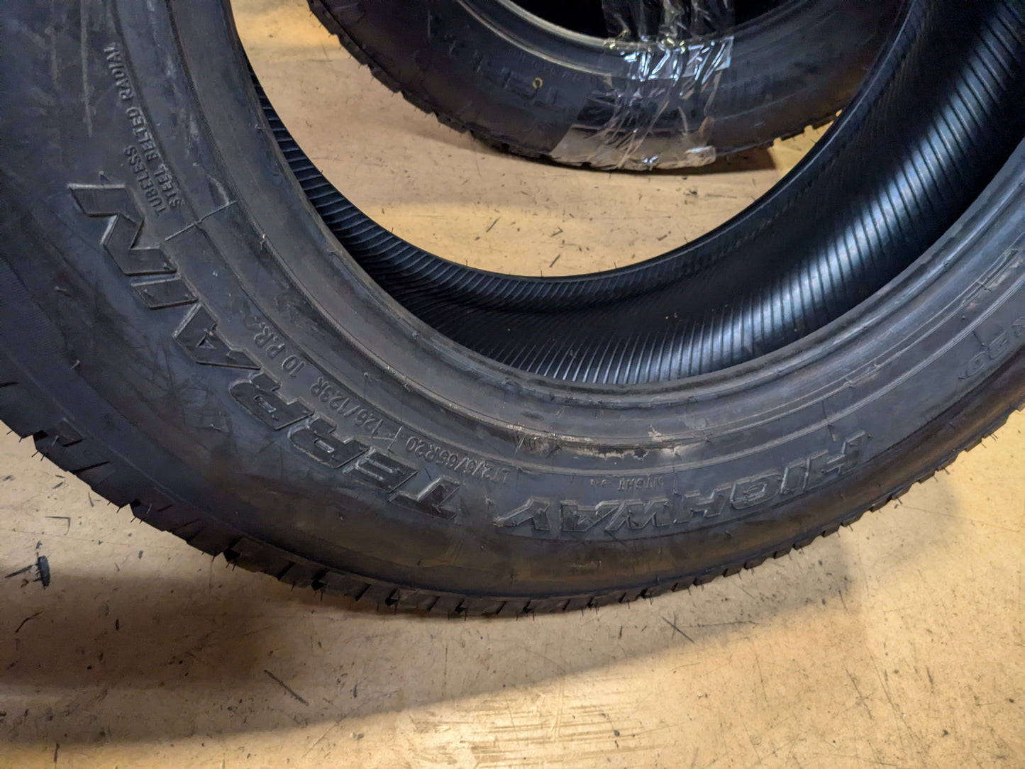 NITTO DURA GRAPPLER H/T BSW LT 275 65 20 126/123R 10PLY ALL WEATHER TIRE 205030