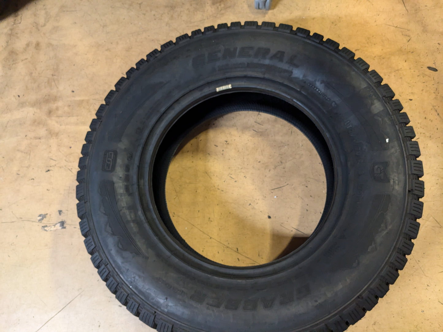 GENERAL ARCTIC LT BSW P 275 70 18 LT 125/122R 10PLY WINTER/SNOW TIRE 04504510000
