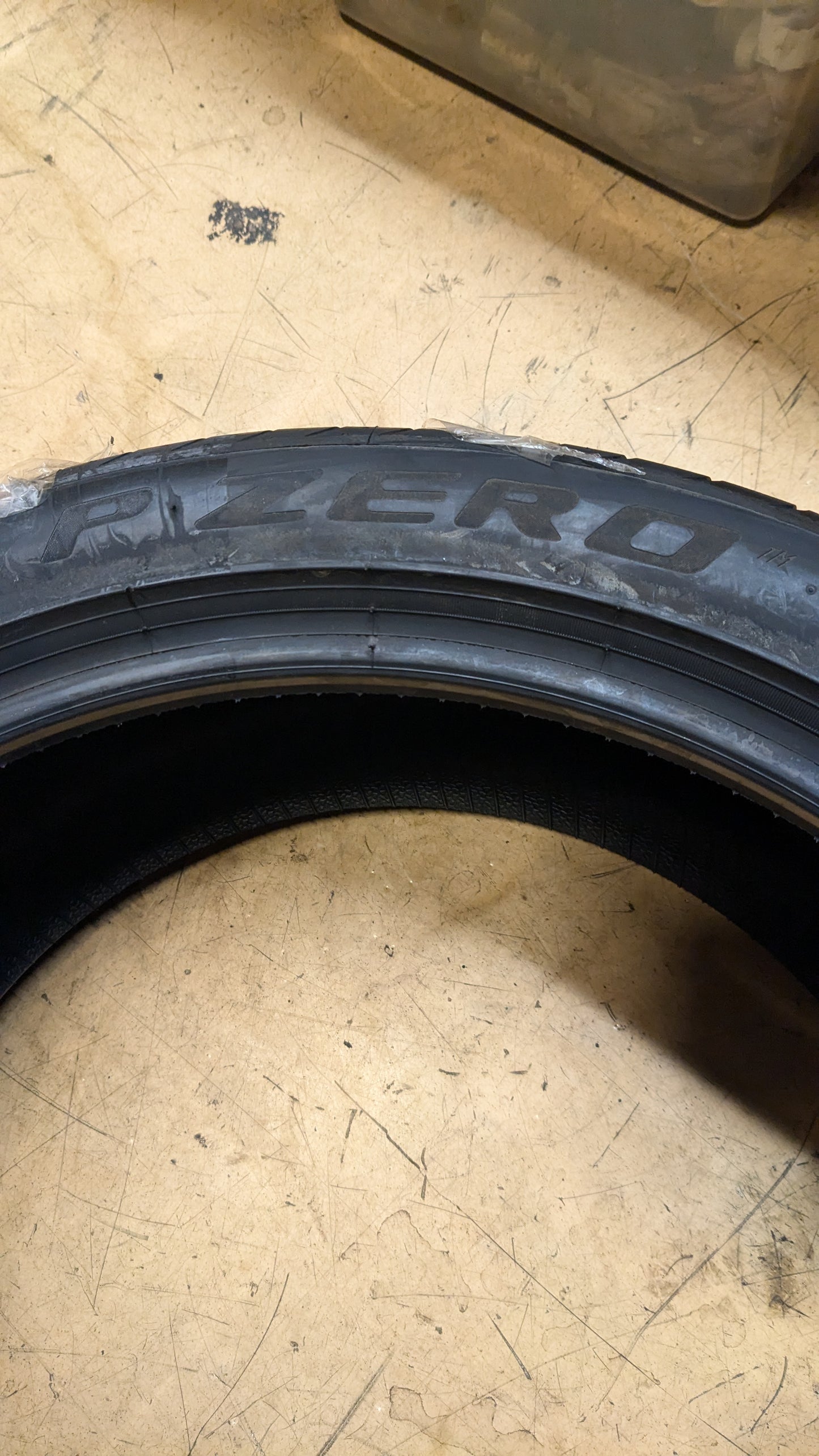 NOS PIRELLI P ZERO MOI BSW P 295 35 21 107Y XL UHP TIRE 2861200
