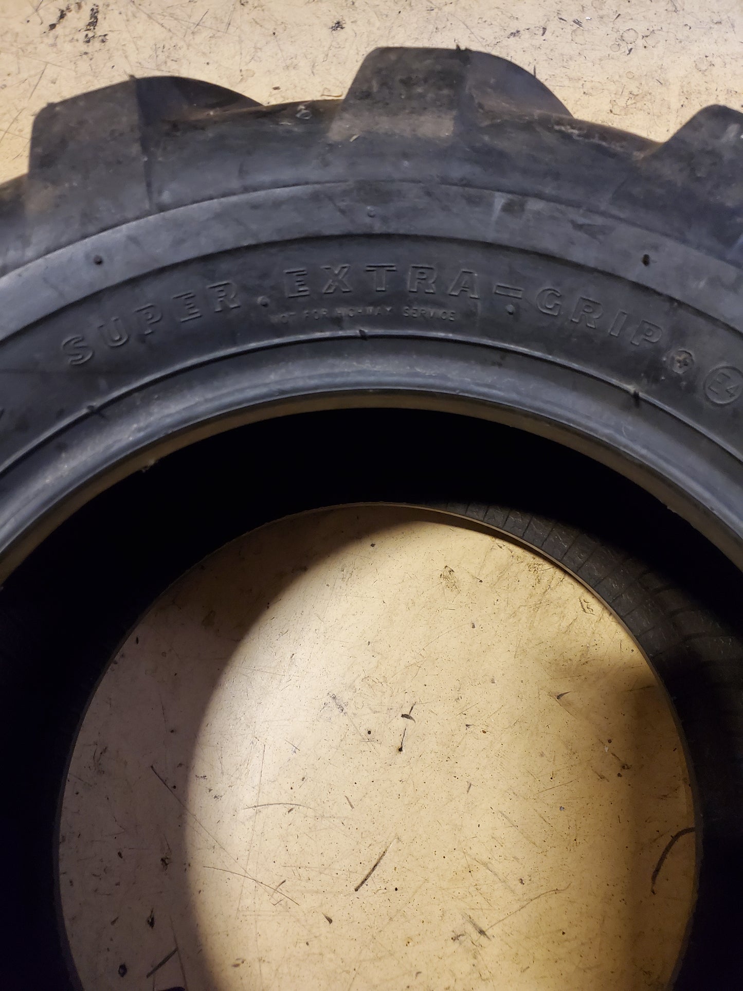 DEESTONE SUPER EXTRA-GRIP 100A4 BSW 23 10.5 12 6PLY TRACTOR TIRE DSEG23105012