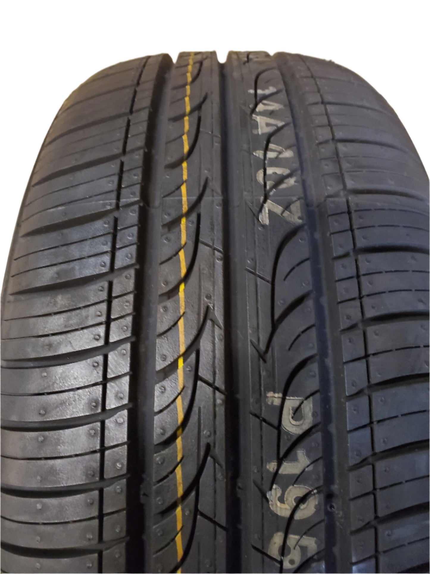 KUMHO SOLUS KH25 BSW P 195 50 16 83H ALL SEASON TIRE 2141143