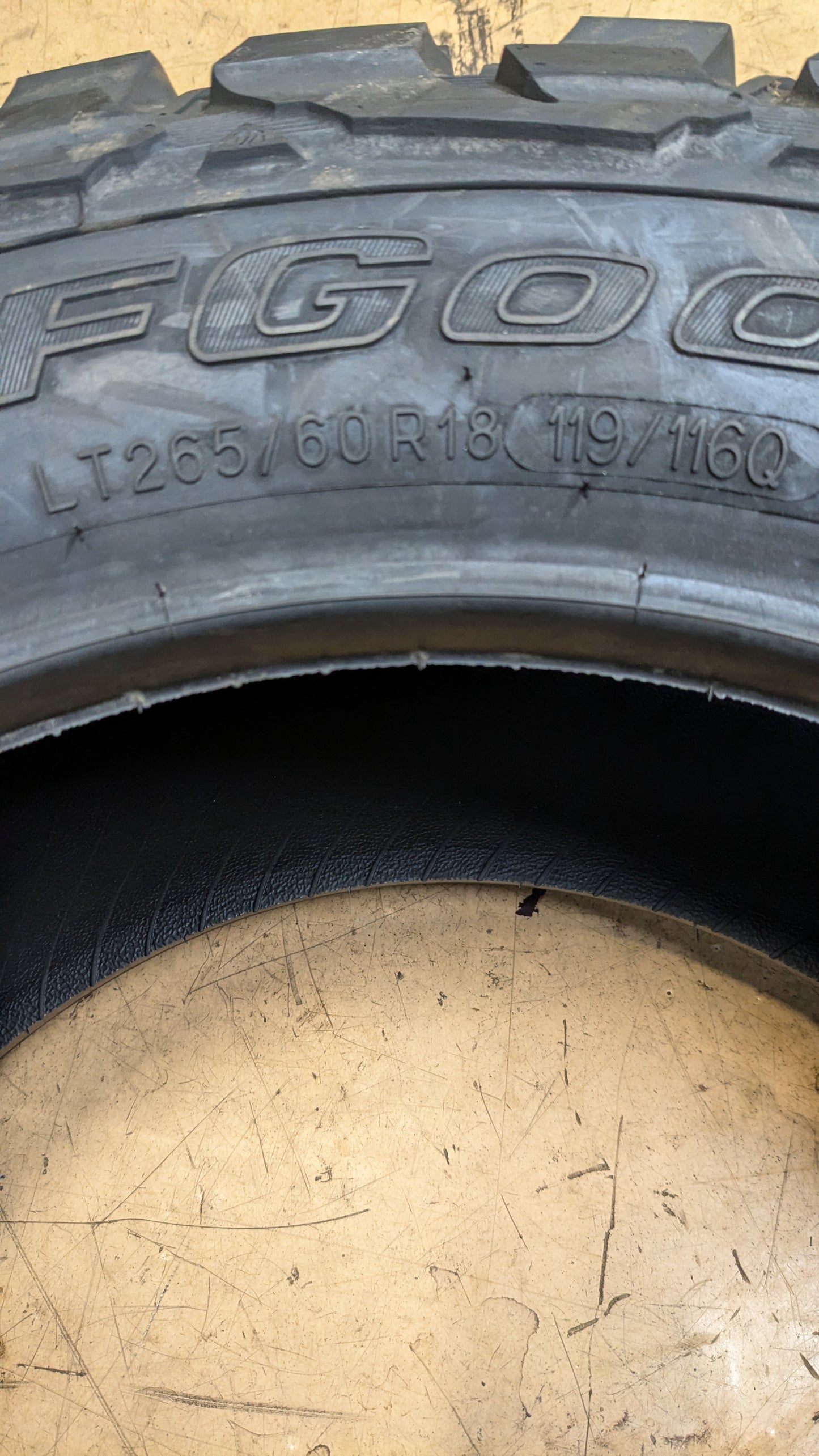 BFGOODRICH MUD TERRAIN T/A KM3 BSW LT 265 60 18 119/116Q 10PLY 81901