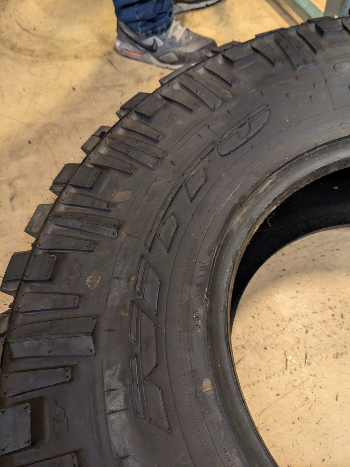 (KSL ONLY) 2 NITTO TRAIL GRAPPLER MT LT 37 12.5 17 124Q LRD 8PLY MUD TERRAIN TIRES 205880