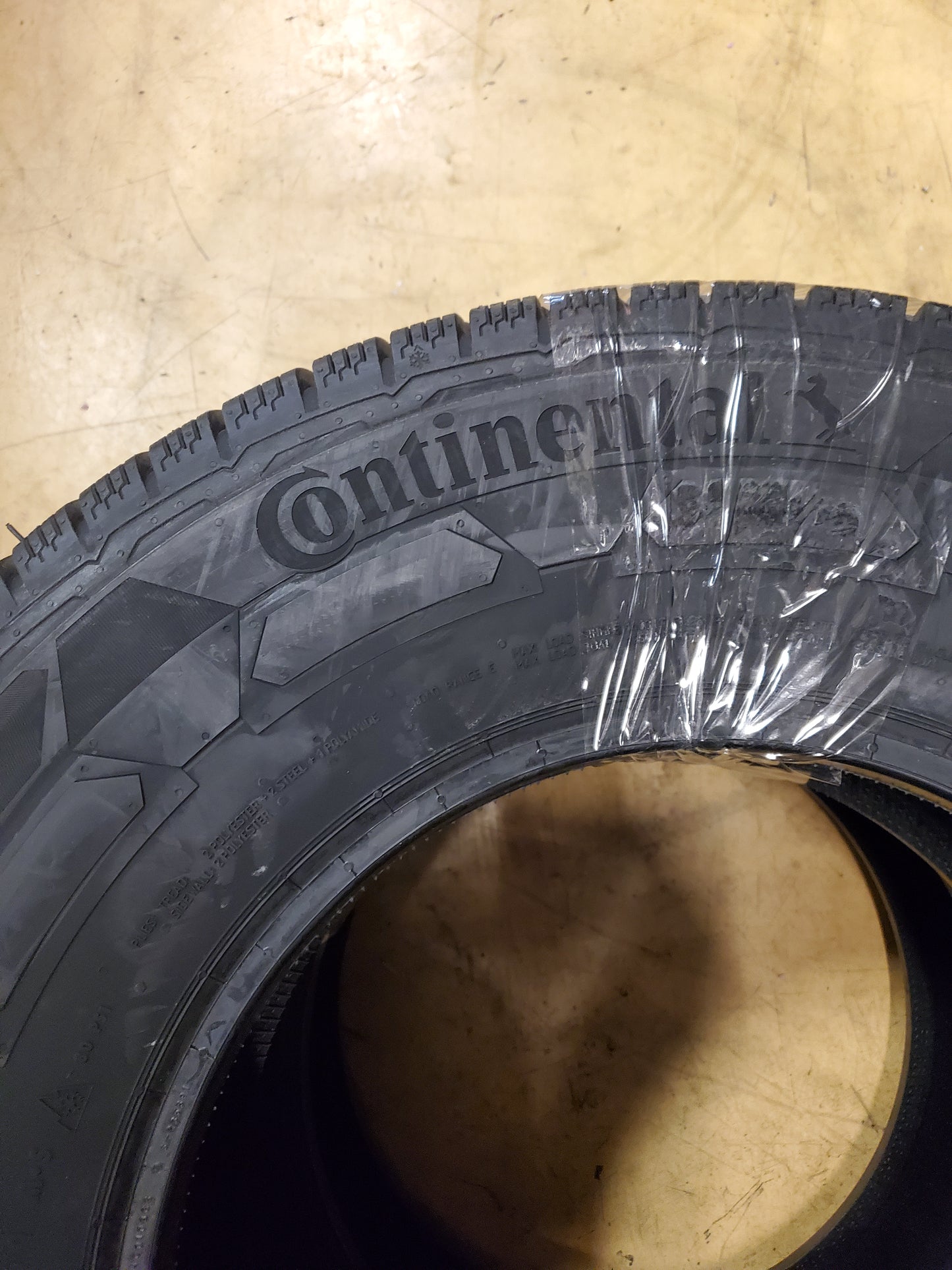 2 CONTINENTAL VANCONTACT WINTER P 245 75 16 120/116Q 10PLY TIRE 4531650000