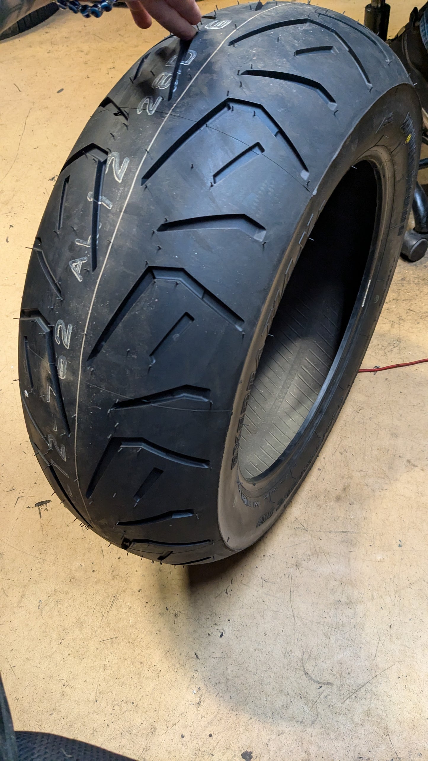 BRIDGESTONE EXEDRA MAX BSW P 240 55 16 86V REAR MOTORCYCLE TIRE 4710