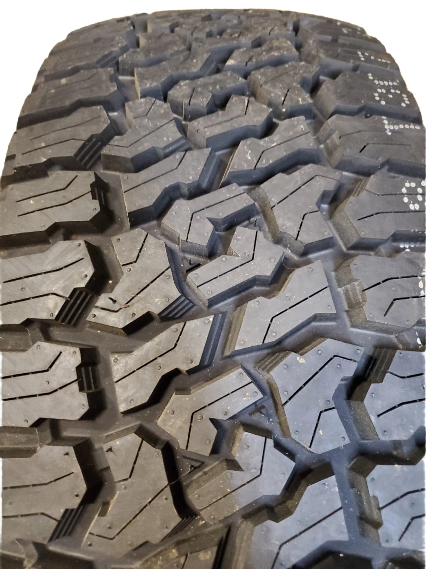 MASTERTRACK BADLANDS AT LT 275 65 18 123/120S 10PLY ALL TERRAIN TIRE MASTAT025