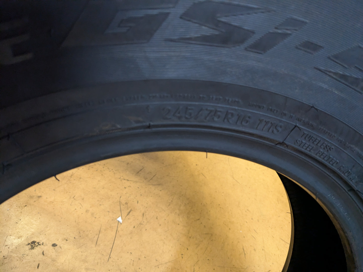 NOS TOYO OBSERVE GSI-5 BSW P 235 75 16 111S SL WINTER/SNOW TIRE 130450
