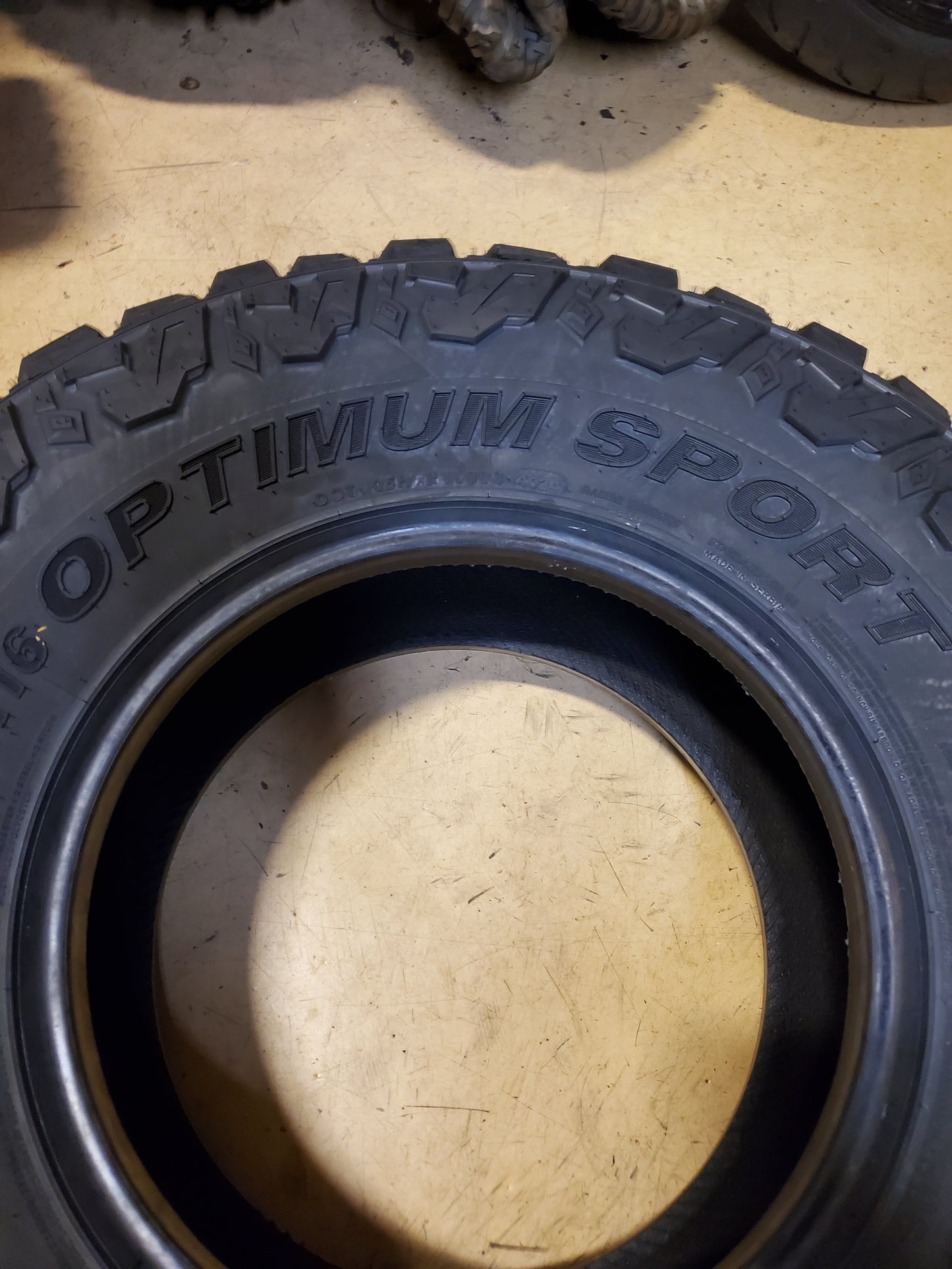 GREEN MAX OPTIMUM SPORT M/T BSW LT 305 70 16 124/121Q MUD TIRE 221012546