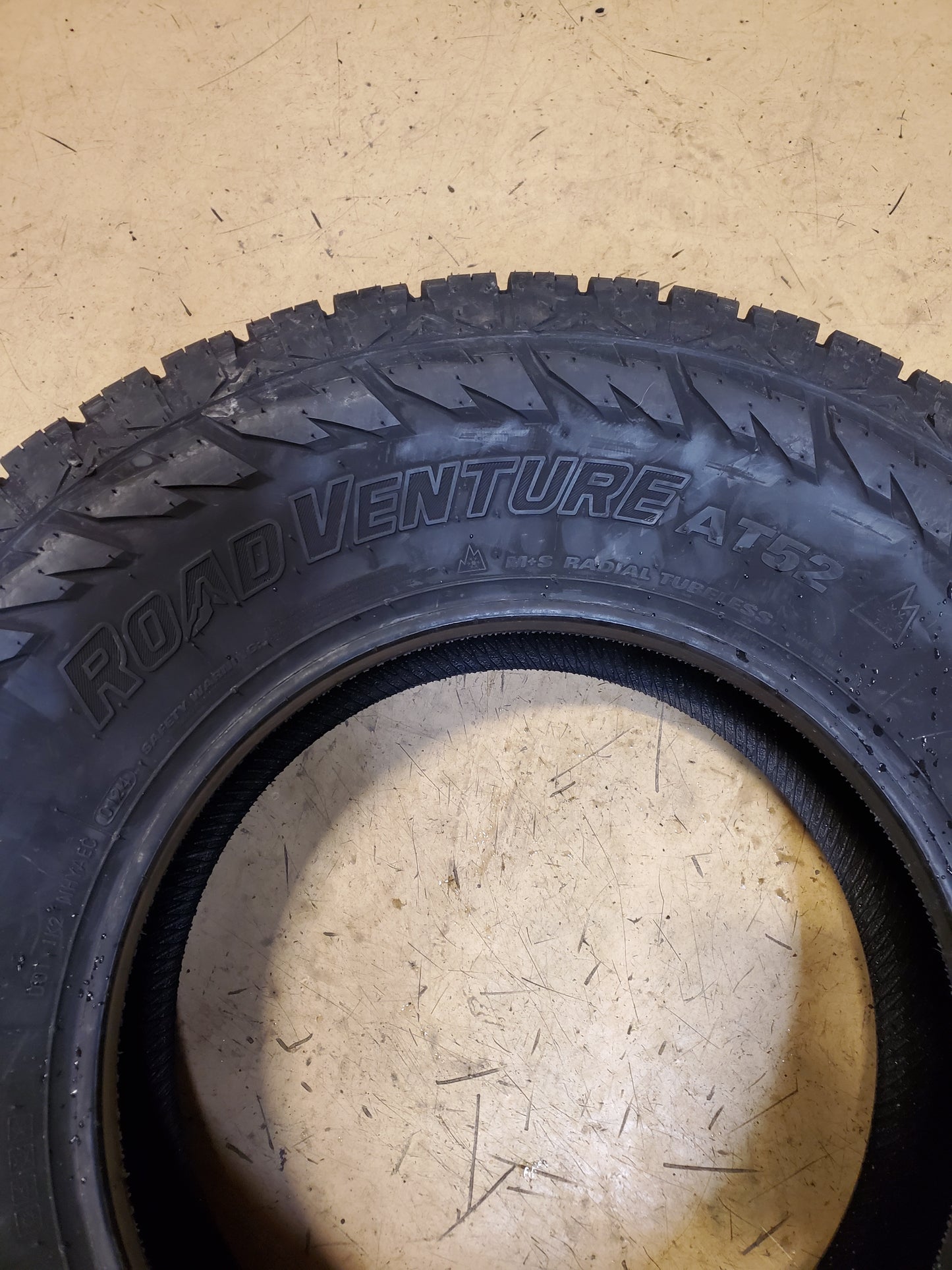 KUMHO ROAD VENTURE AT52 BSW P 265 70 16 112T ALL TERRAIN TIRE 2283783
