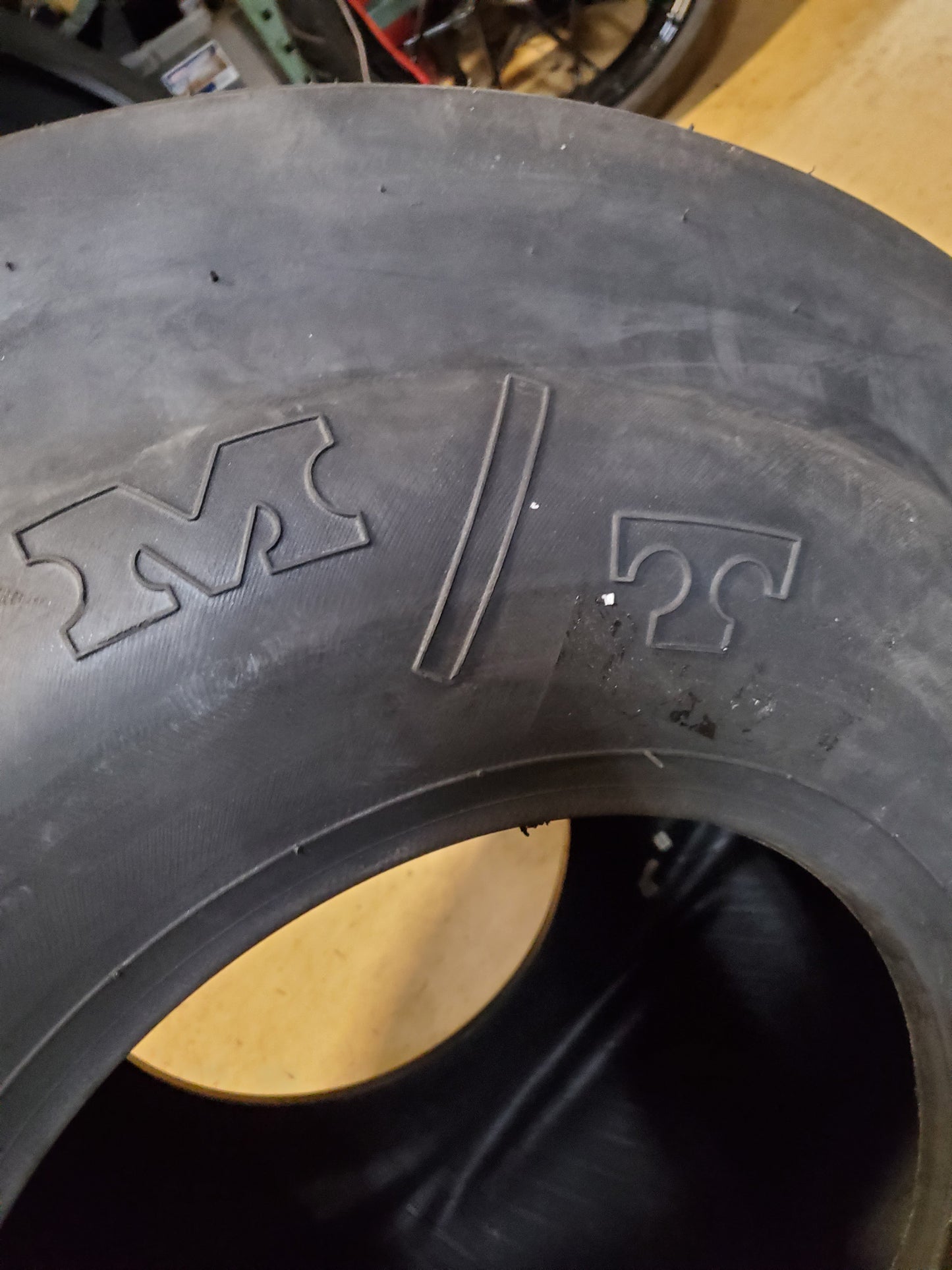 MICKEY THOMPSON ET DRAG BSW 14.5 32 15 DRAG TIRE 18260D05