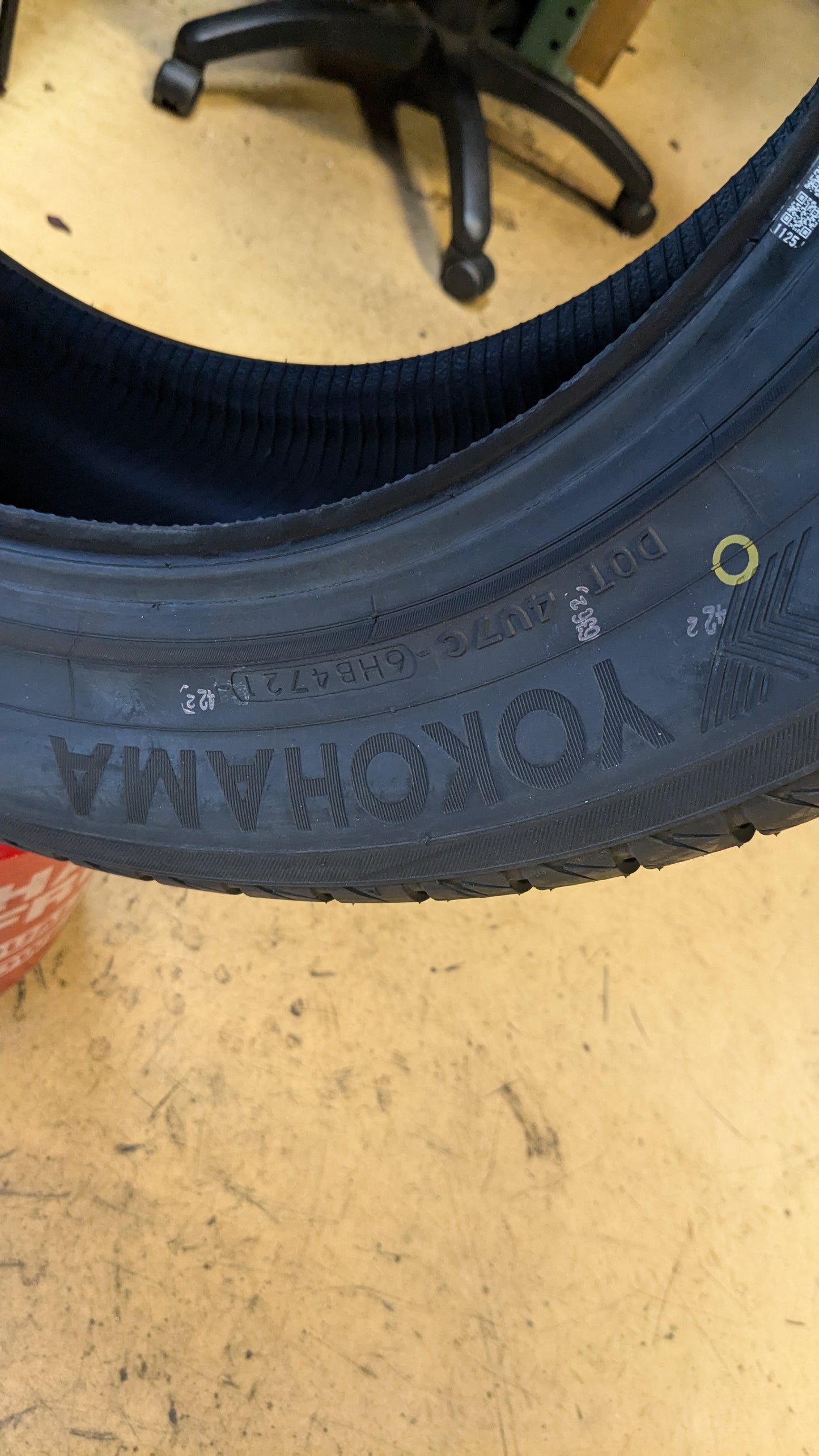 YOKOHAMA AVID ASCEND GT BSW P 235 55 18 100V SL ALL SEASON TIRE 110132739