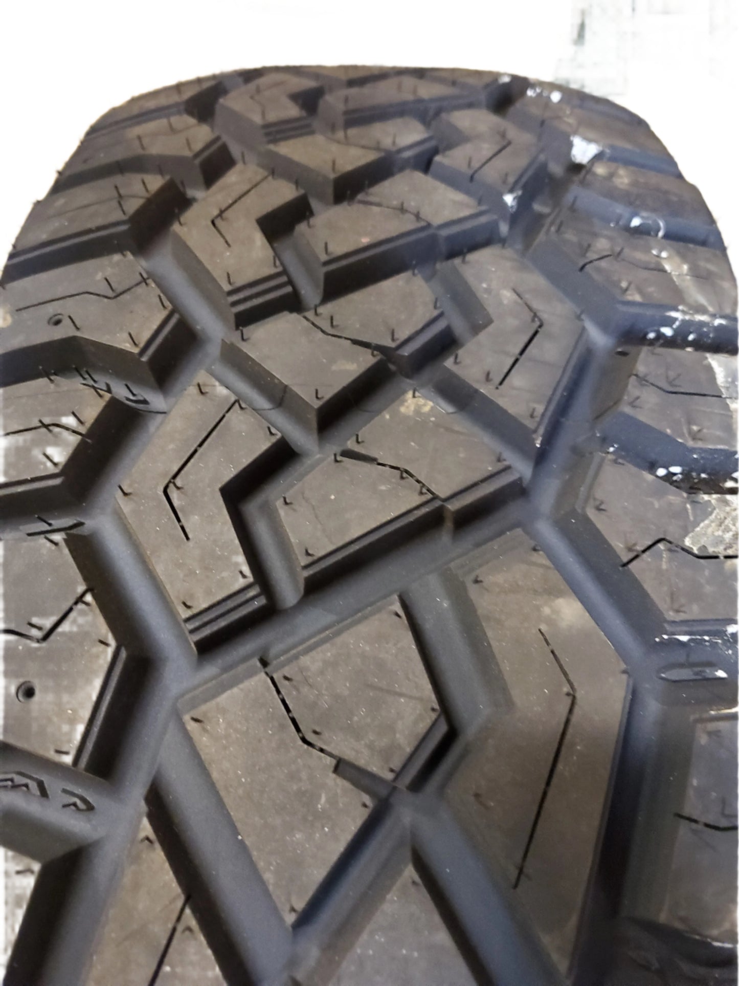 PRINX HICOUNTRY R/T HR1 LT 275 65 20 126/123Q 10PLY RUGGED TERRAIN TIRE 9275250256