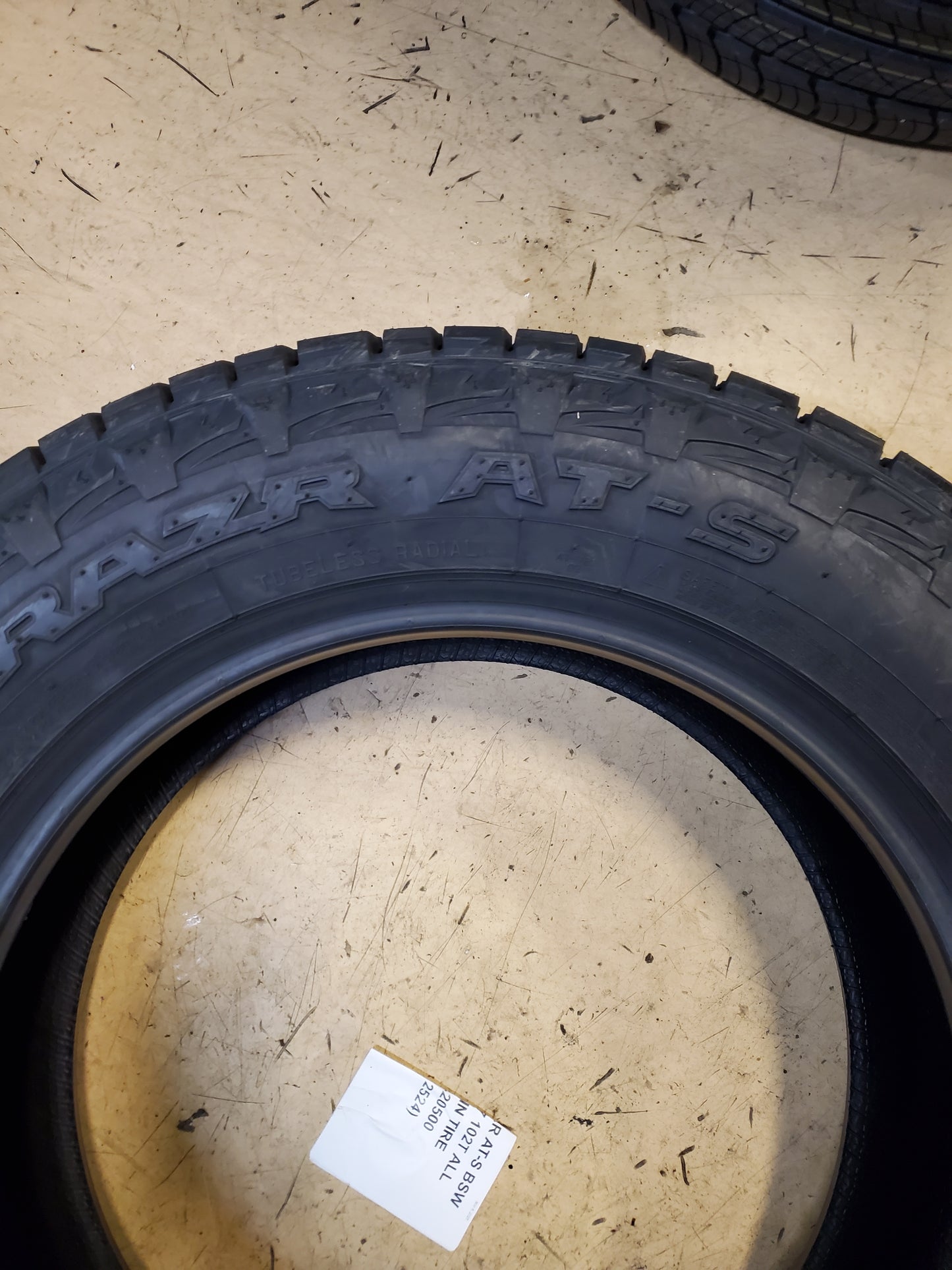 MAXXIS RAZR AT-S BSW P 225 65 17 102T ALL TERRAIN TIRE TP00420500