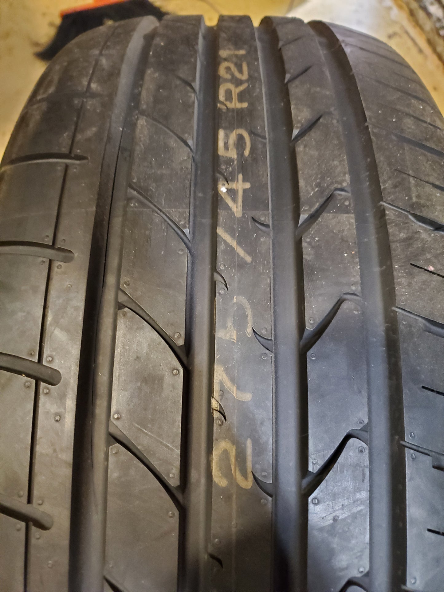 NOS ATTURO AZ850 BSW P 275 45 21 110Y XL PERFORMANCE TIRE A7GKAAFE