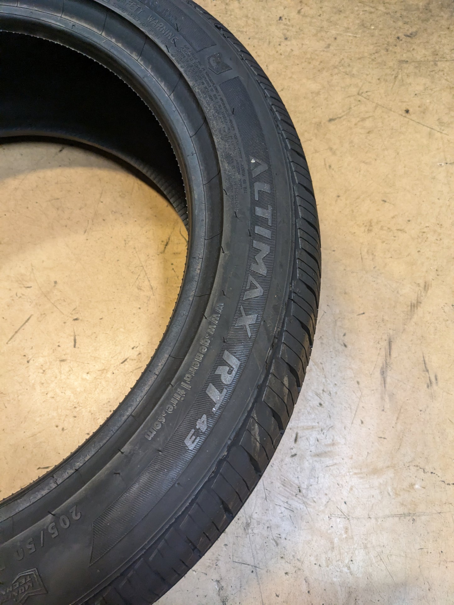 NOS GENERAL ALTIMAX RT 43 BSW P 205 50 17 93V ALL SEASON TIRE 15497850000