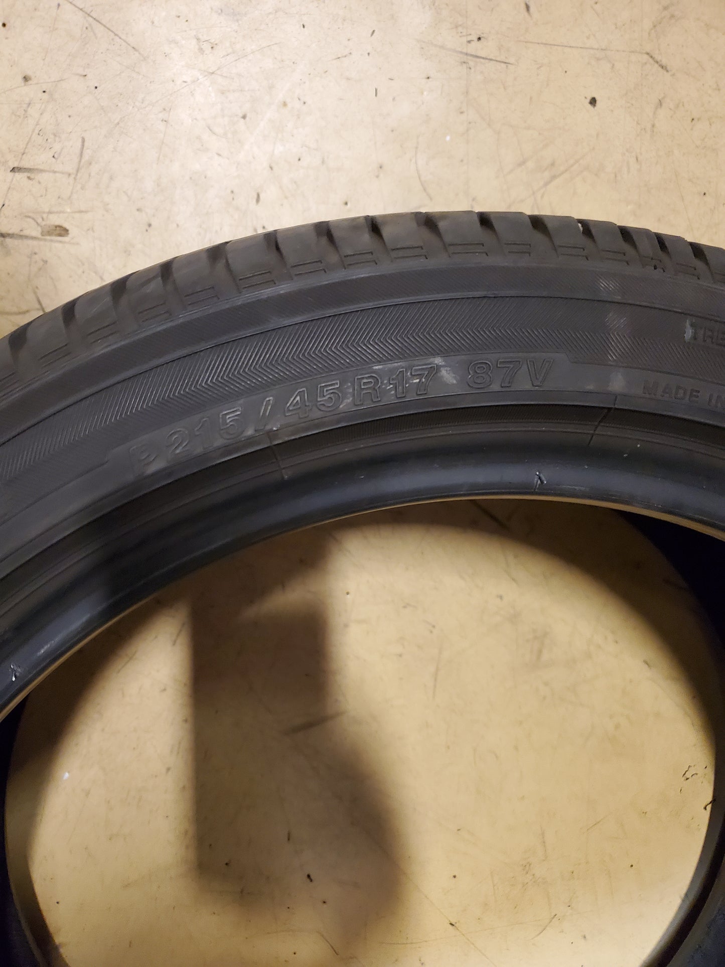 USED OS YOKOHAMA BLUEARTH S34RY P 215 45 17 87V PERFORMANCE TIRE 110193312