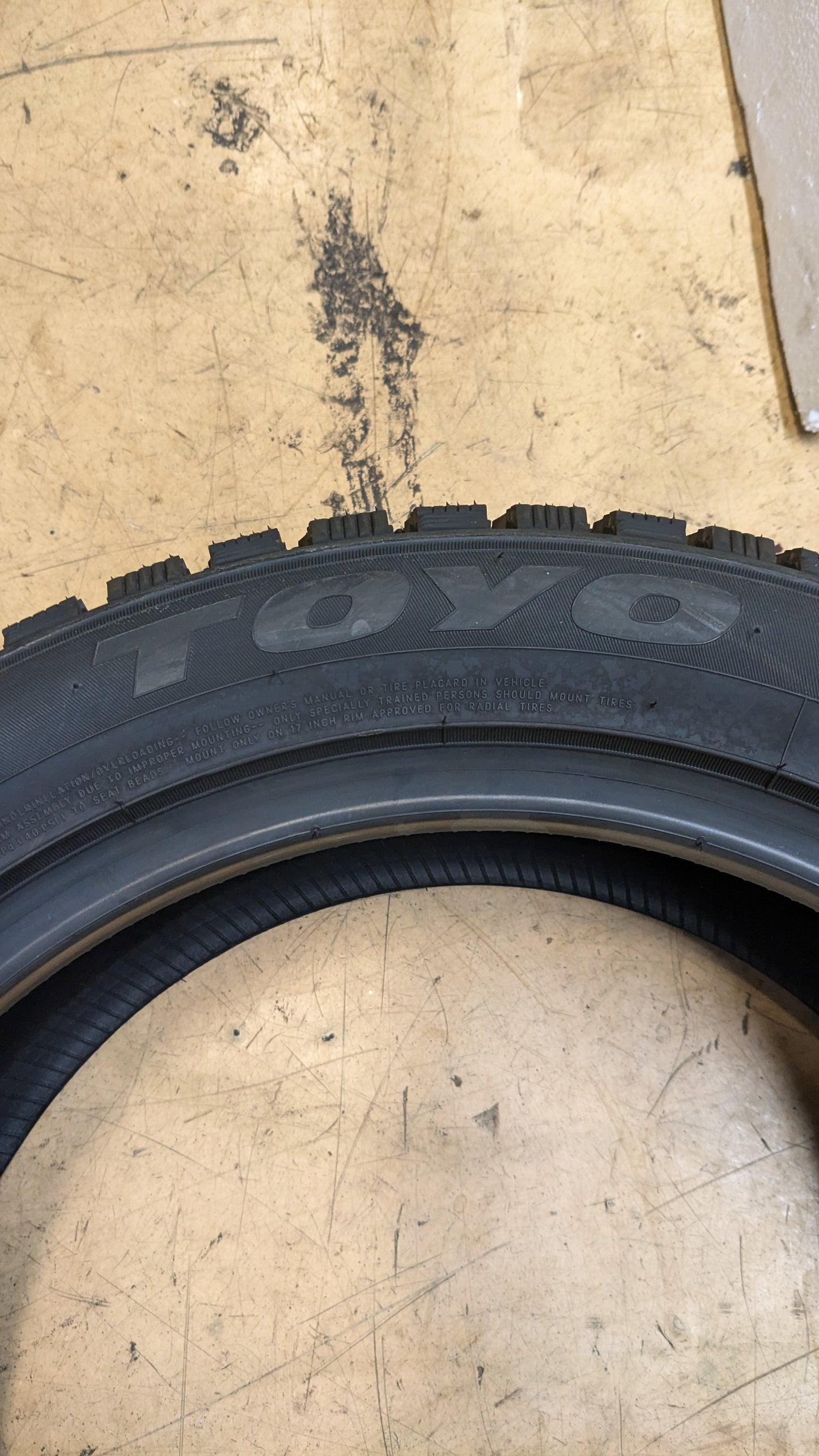 NOS TOYO OBSERVE G3ICE BSW P 215 50 17 91T ALL TERRAIN TIRE 138130
