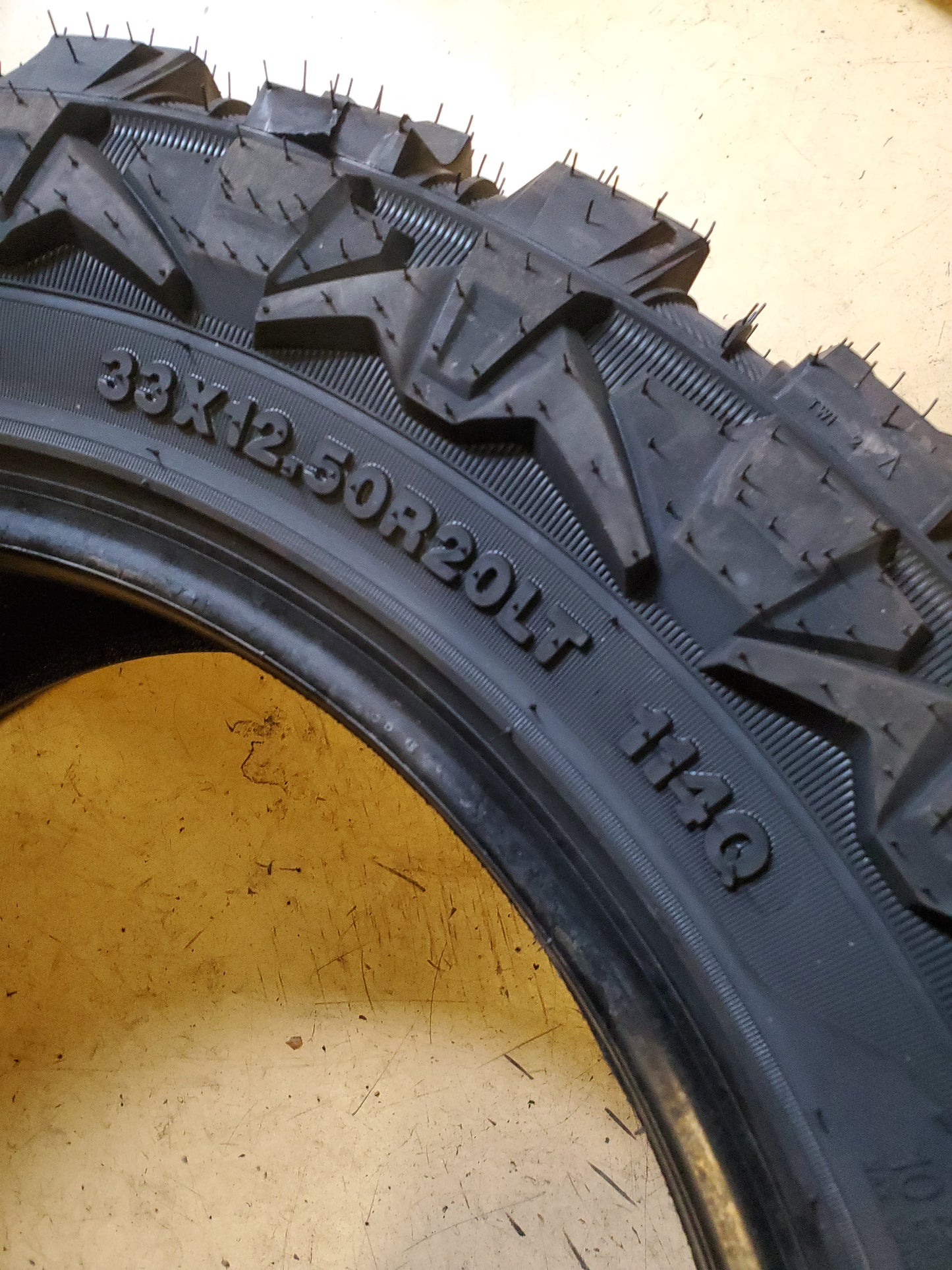 2 RADAR RENEGADE-X BSW LT 33 12.5 20 114Q 10PLY MUD TIRE RACSTH0043