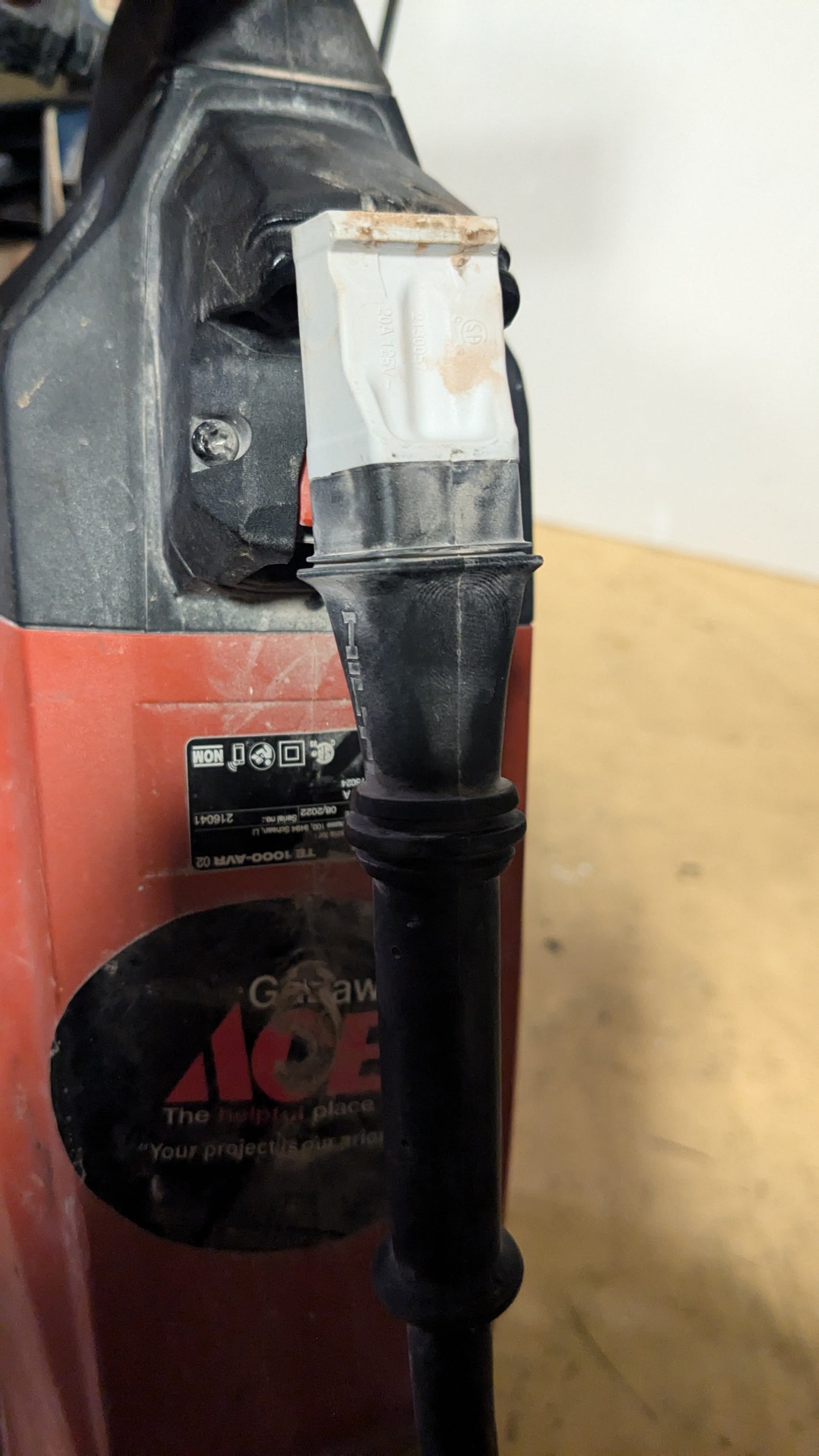 USED MAKINEX JACKHAMMER WITH HILTI TE 1000-AVR DEMOLITION HAMMER
