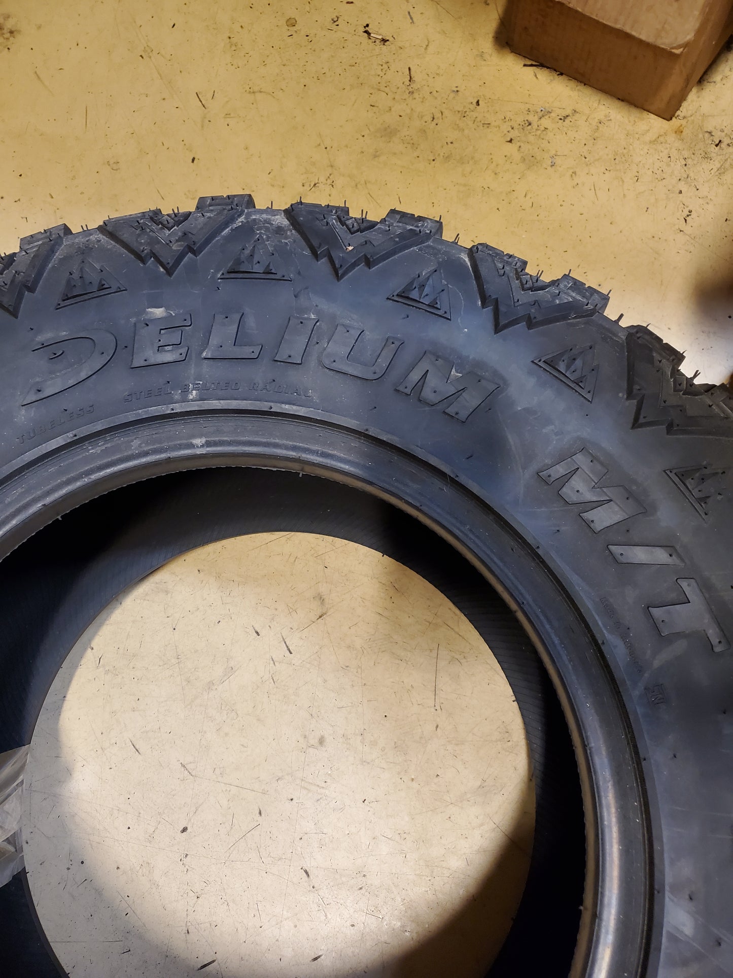 2 DELIUM TERRA RAIDER M/T BSW LT 33 12.5 14 120Q 10PLY MUD TIRE D233120