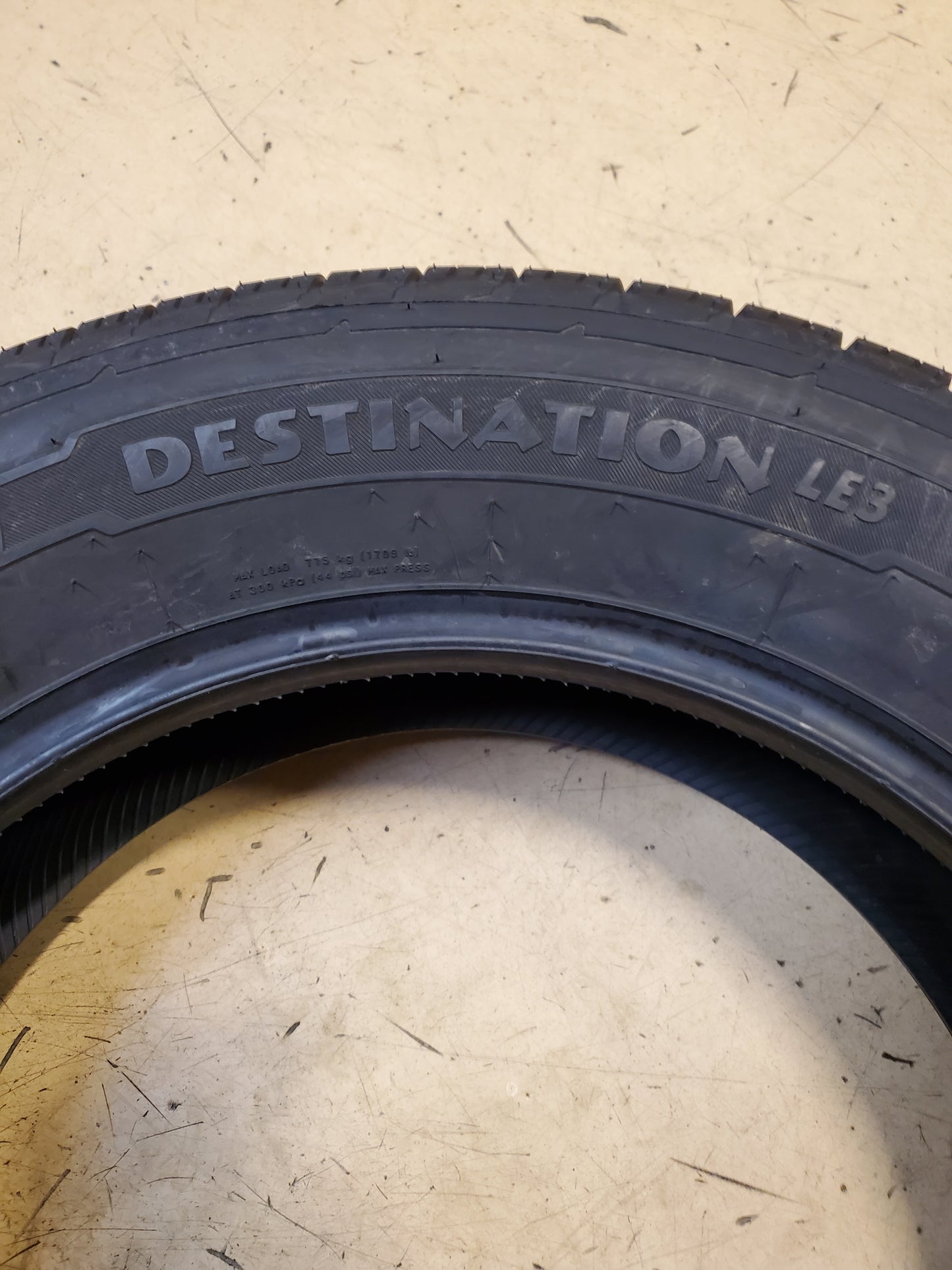 FIRESTONE DESTINATION LE3 BSW P 215 65 17 99H ALL SEASON TIRE 005357
