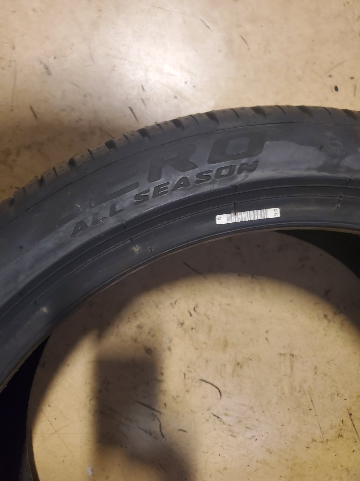 PIRELLI P ZERO ALL SEASON VOL BSW P 235 40 19 96V XL UHP TIRE 3850400