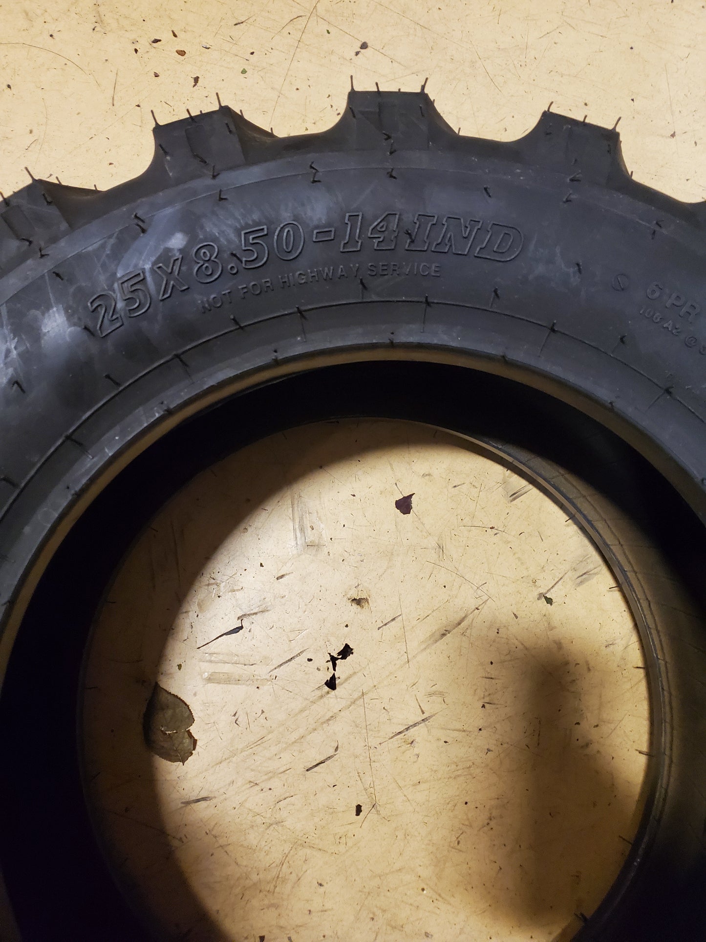 BKT SKID POWER BSW 25 8.5 14 106A 6PLY INDUSTRIAL TIRE 94042050